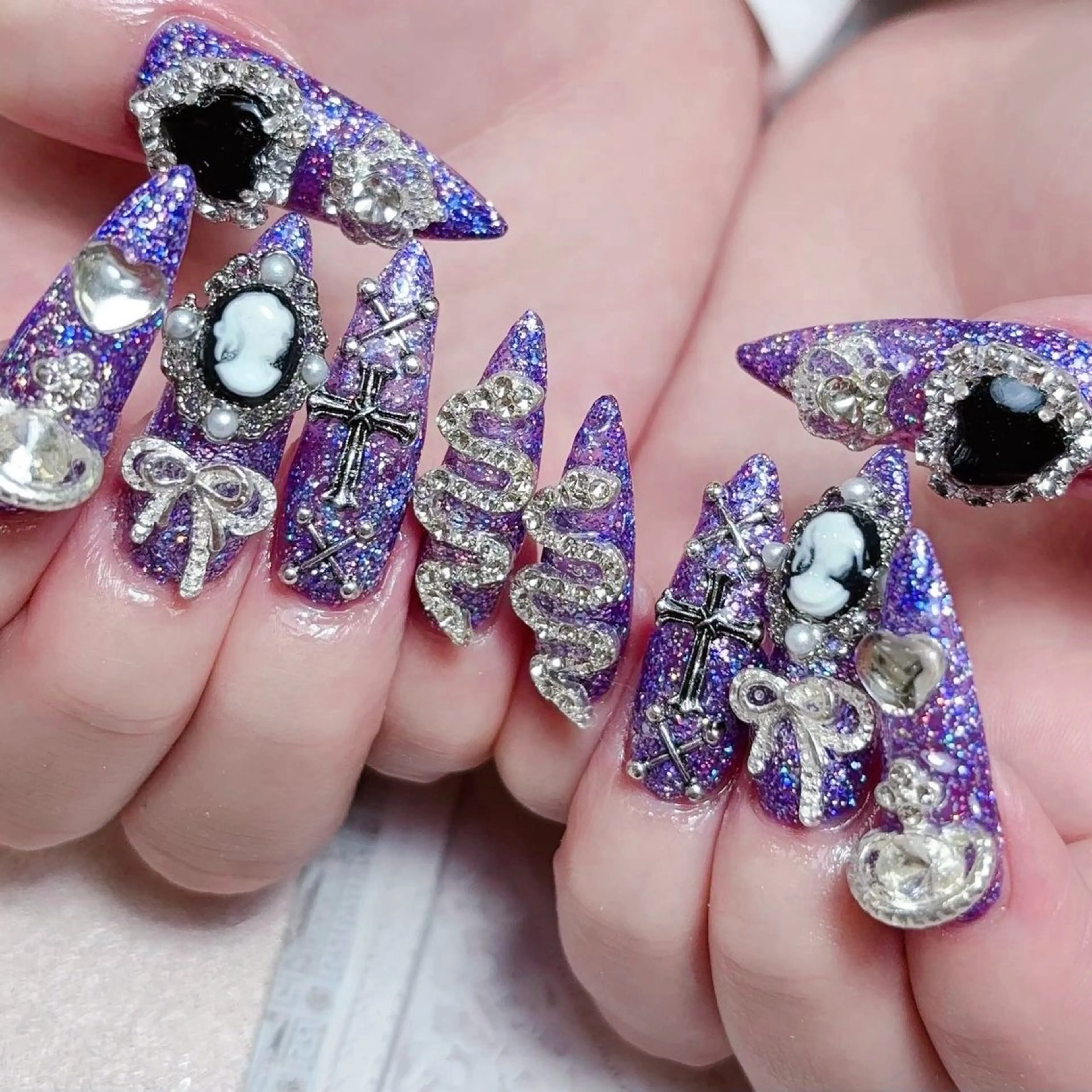 ネイル オーロラネイル 成人式 フレンチネイル ハート 韓国ネイル ハンドネイル Melody Nail所属・Melody  3D/スカルプ専門店のネイルデザイン