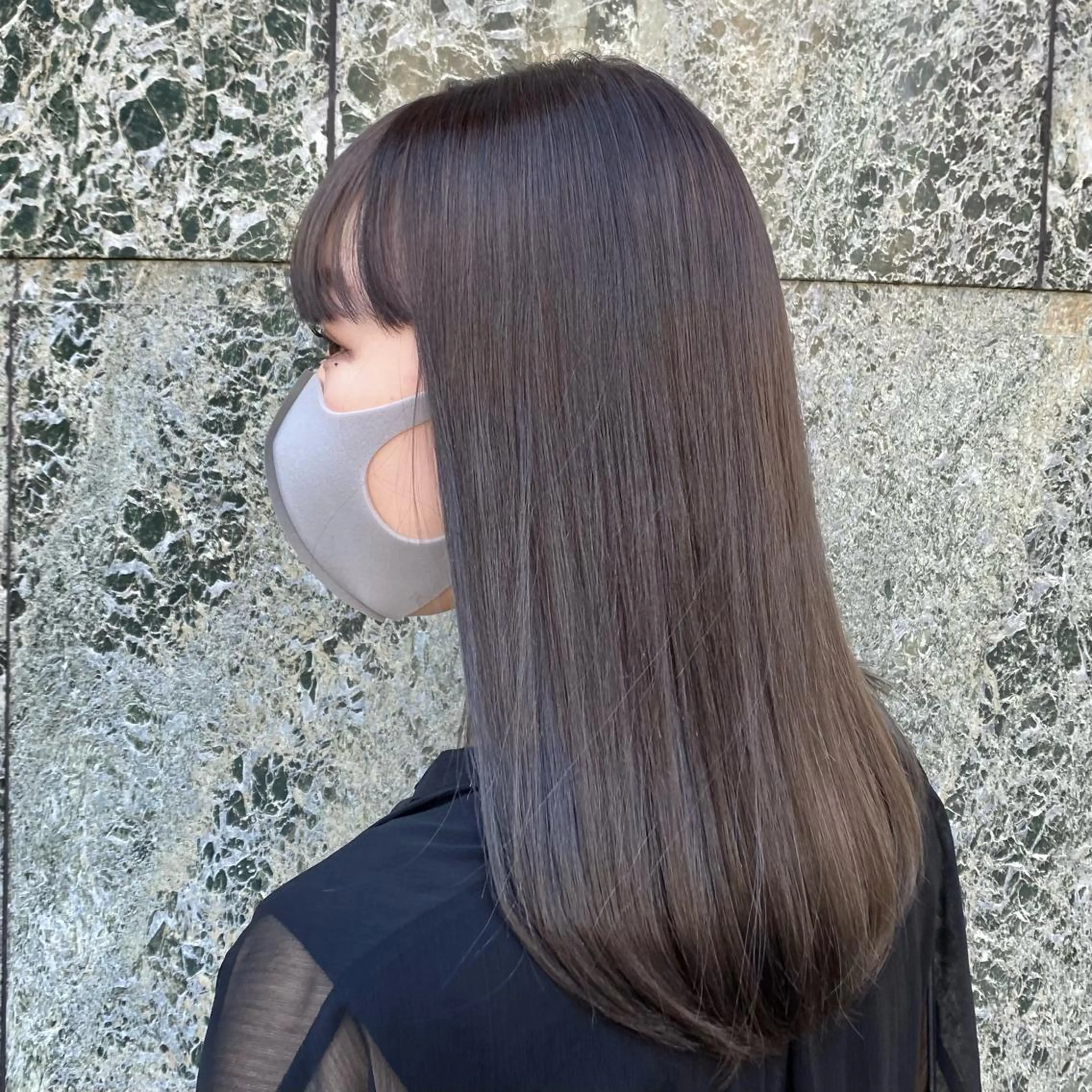 ミディアム カラー 透明感カラー グレージュ カーキグレージュ 増子 祐太朗のヘアスタイル