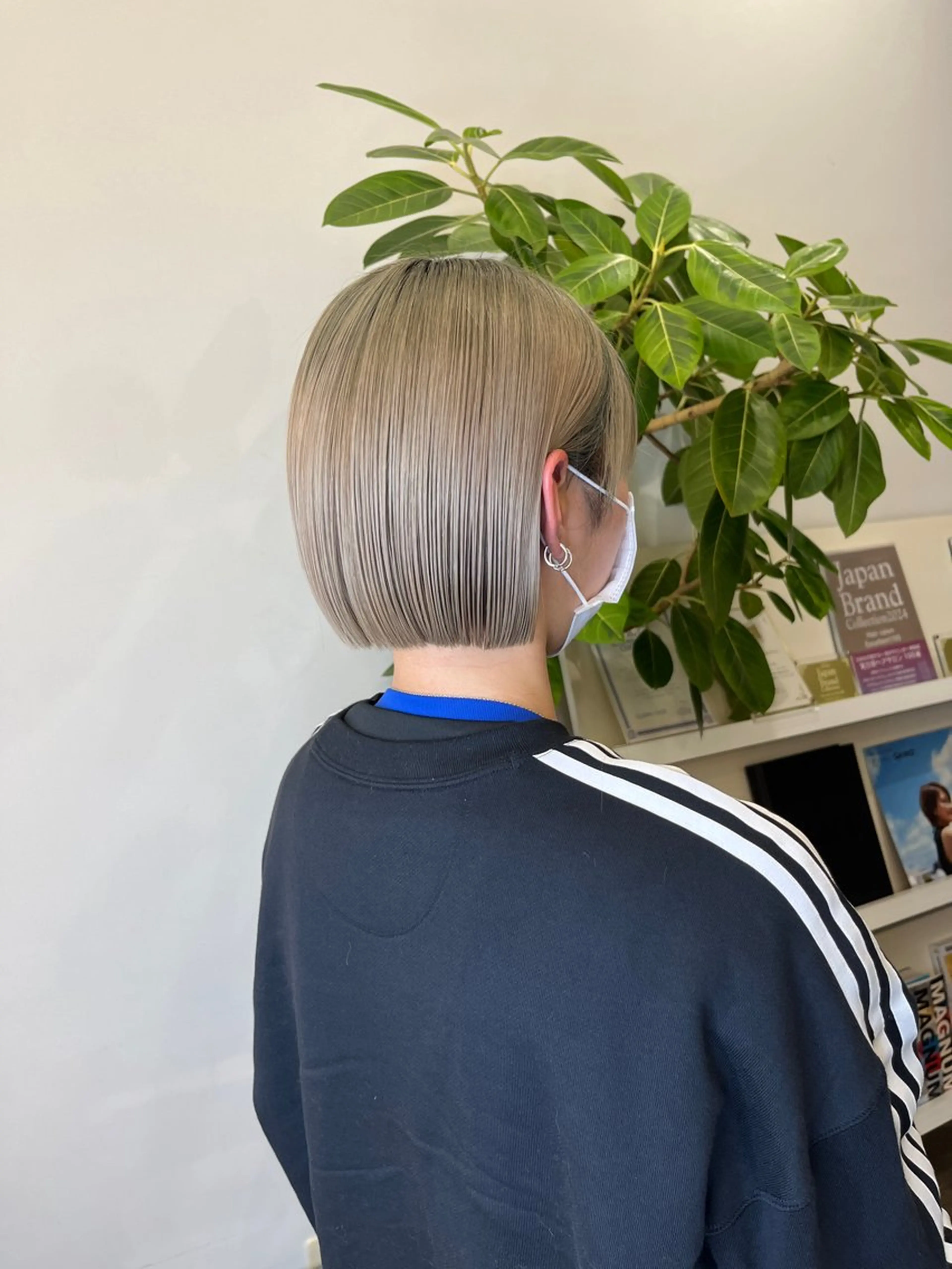 ショート LINE.ai所属・mei／周南 ／ぷつっと／レイヤーのヘアスタイル