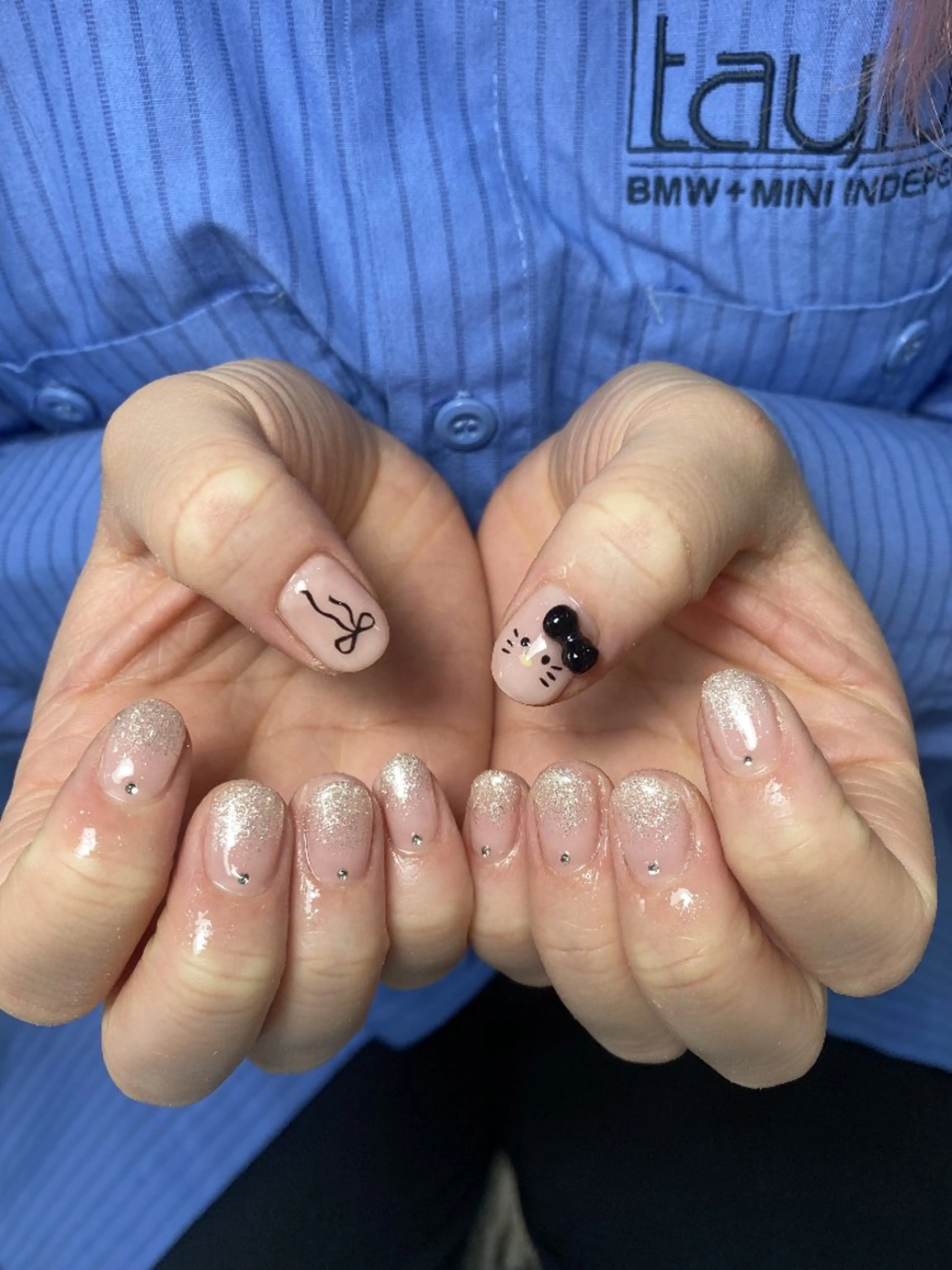 ネイル チークネイル 長さ出し フレンチネイル ジェルネイル キラキラネイル ハンドネイル UM Nail Salonのネイルデザイン