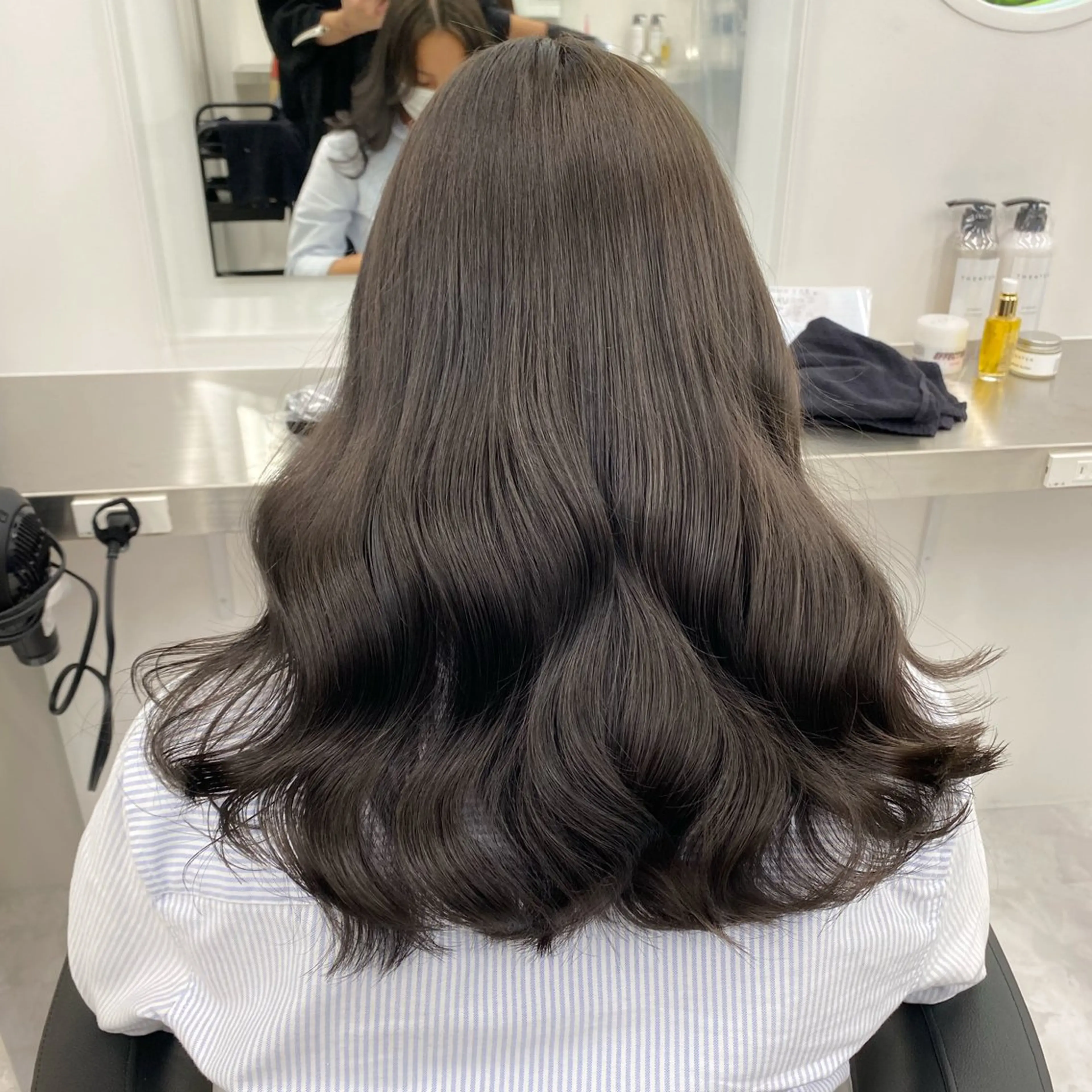 セミロング カラー ヘアアレンジ 🫧 THEATER 【公式】🫧天神🫧のヘアスタイル