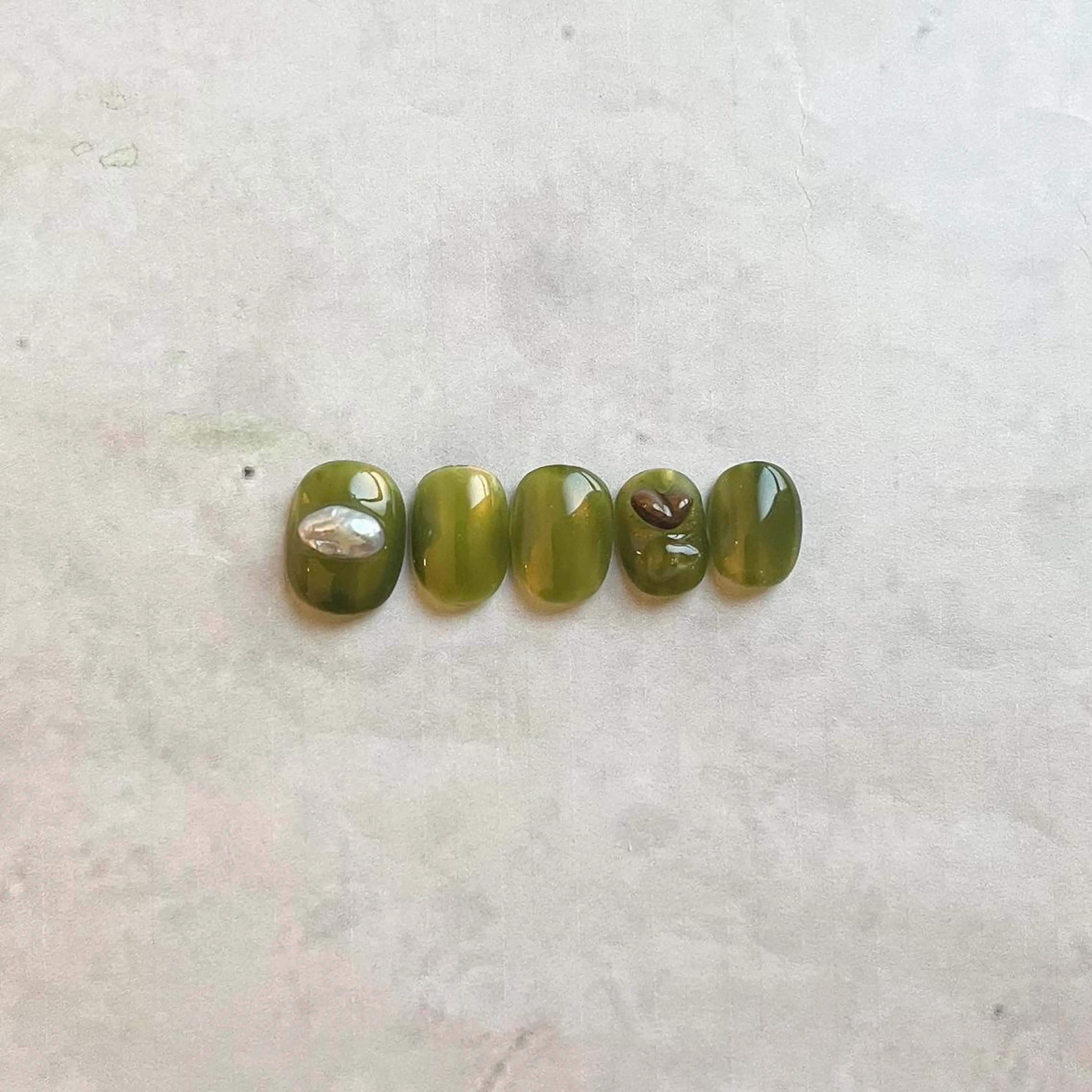 ネイル オーロラネイル フリーランス¨̮⃝ ネイリストOKADAのネイルデザイン