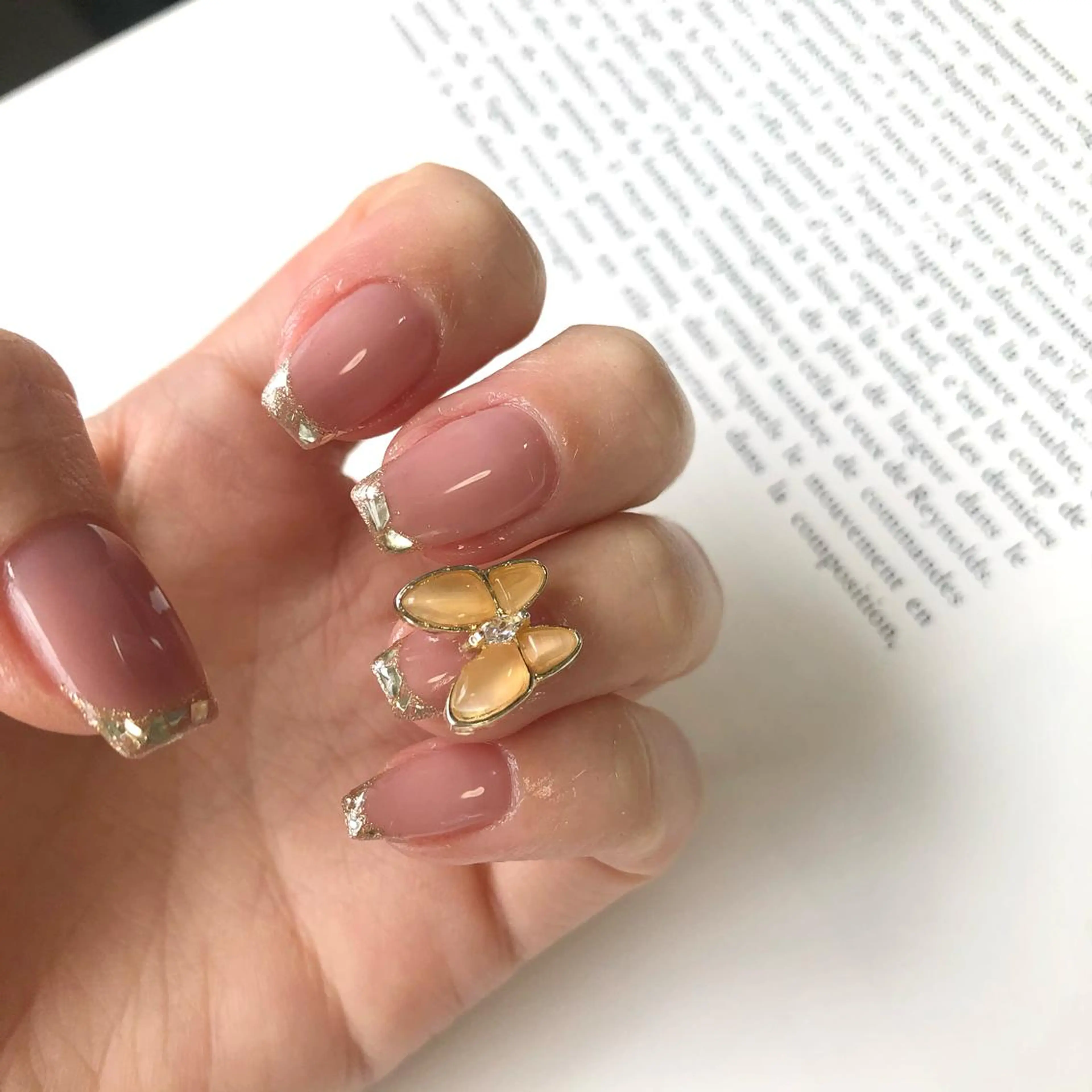 ネイル 黒葛原 めぐみのネイルデザイン