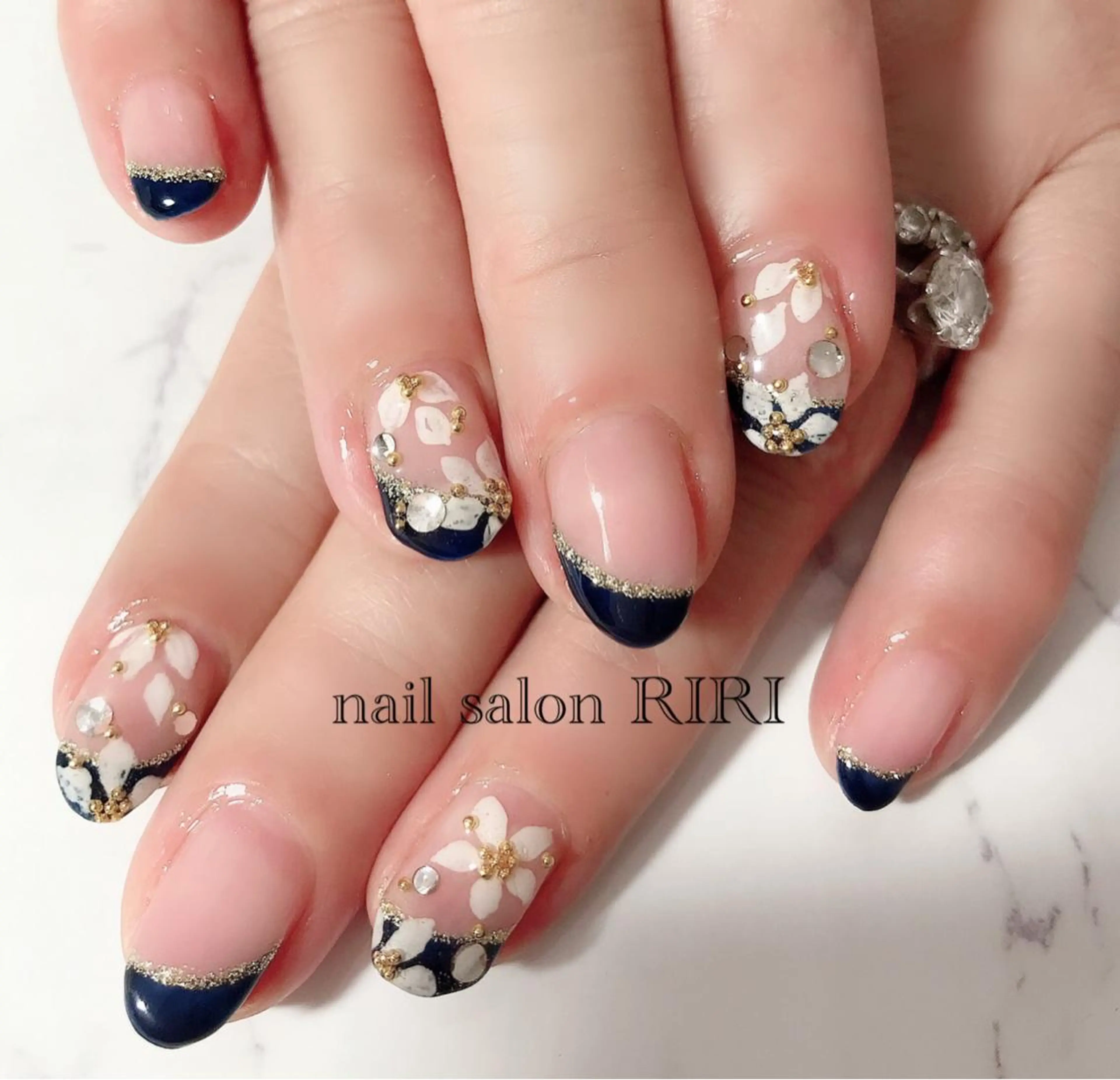 ネイル フラワーネイル フレンチネイル private  nail  salon RIRI所属・RIRI リリのネイルデザイン