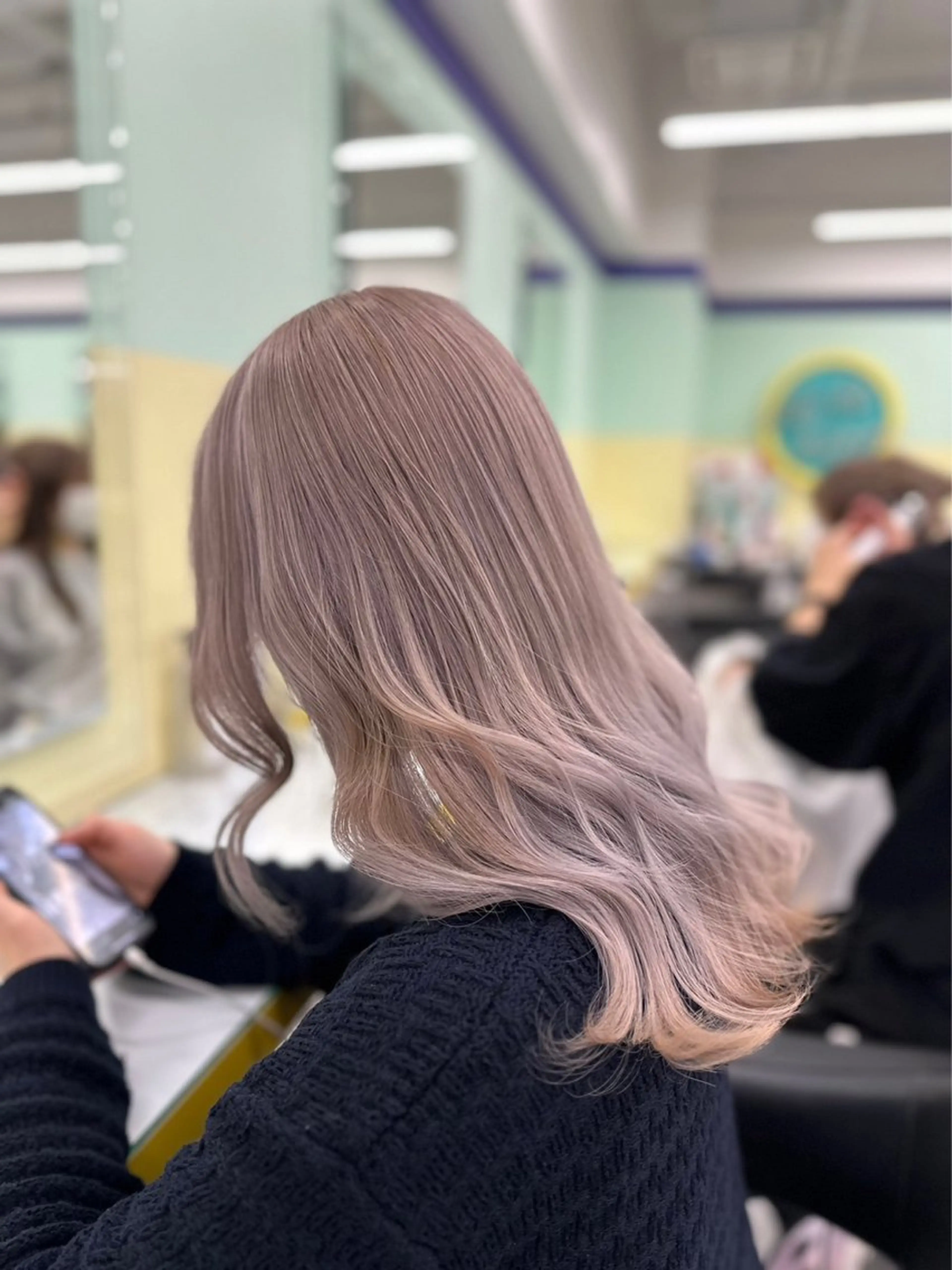 ロング カラー ハイトーンカラー 🦄レイヤーカットのヘアスタイル