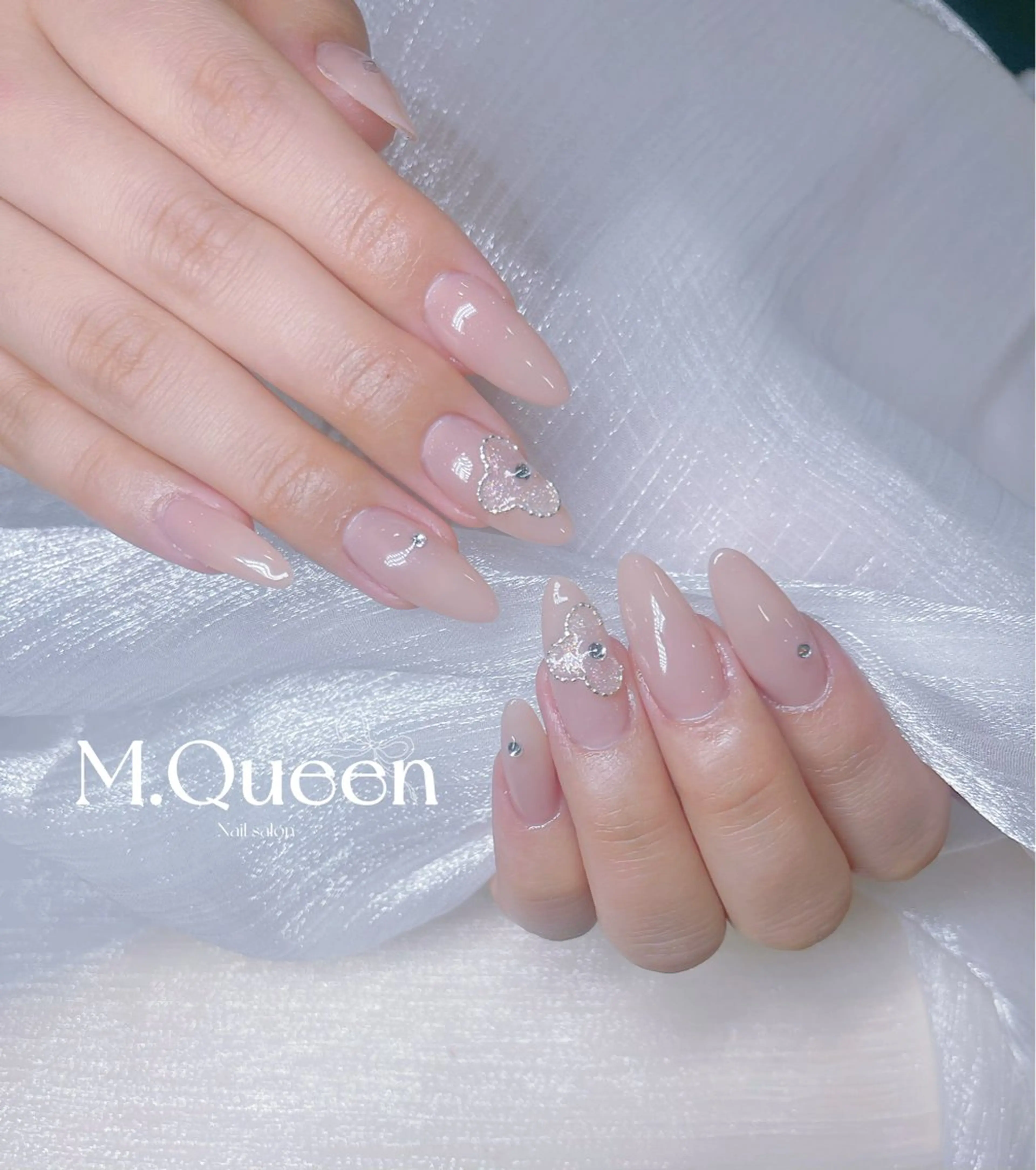 ネイル MQueen ネイルサロンマルのネイルデザイン