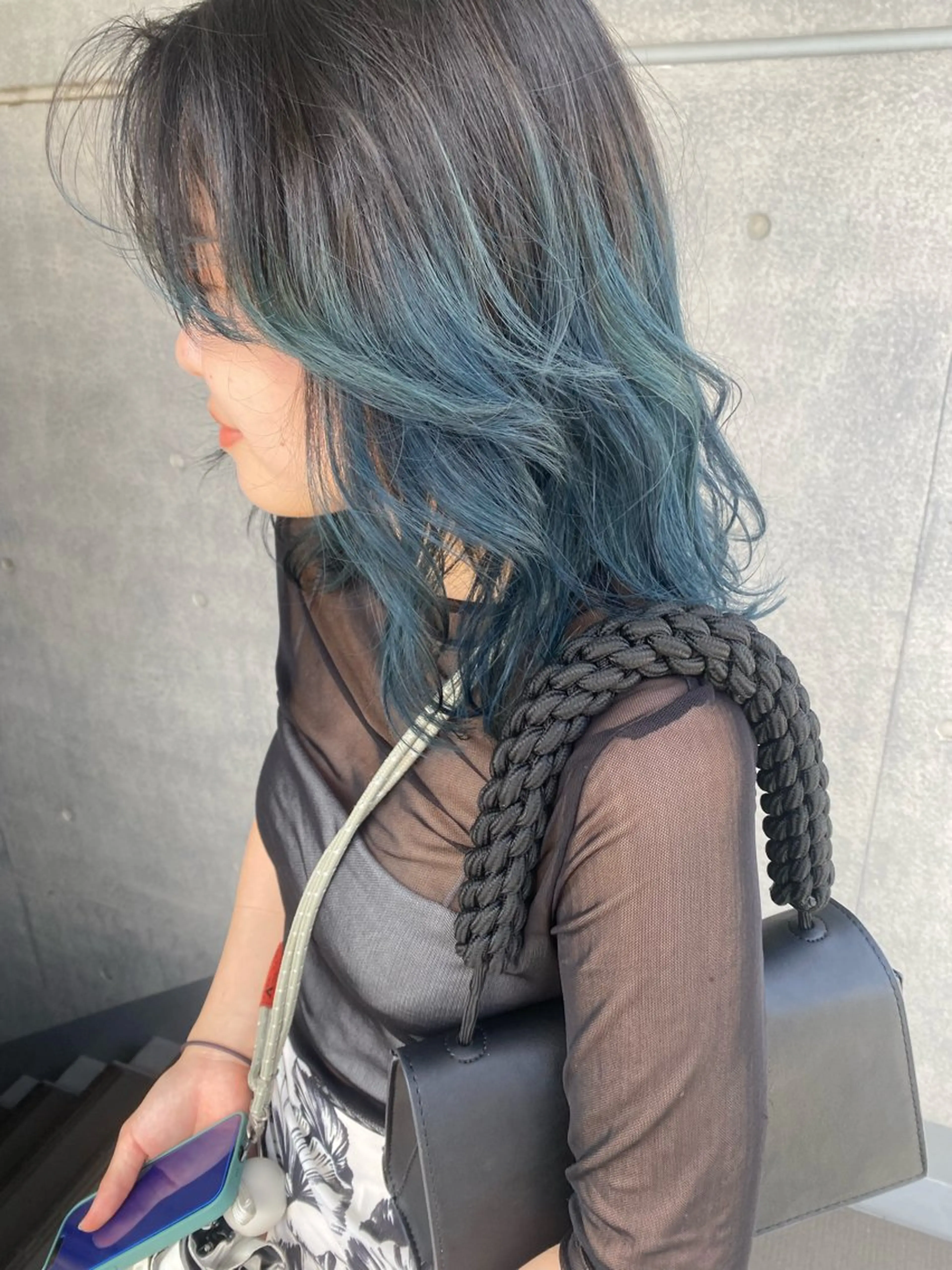 セミロング カラー Yahiko ハイトーンのヘアスタイル