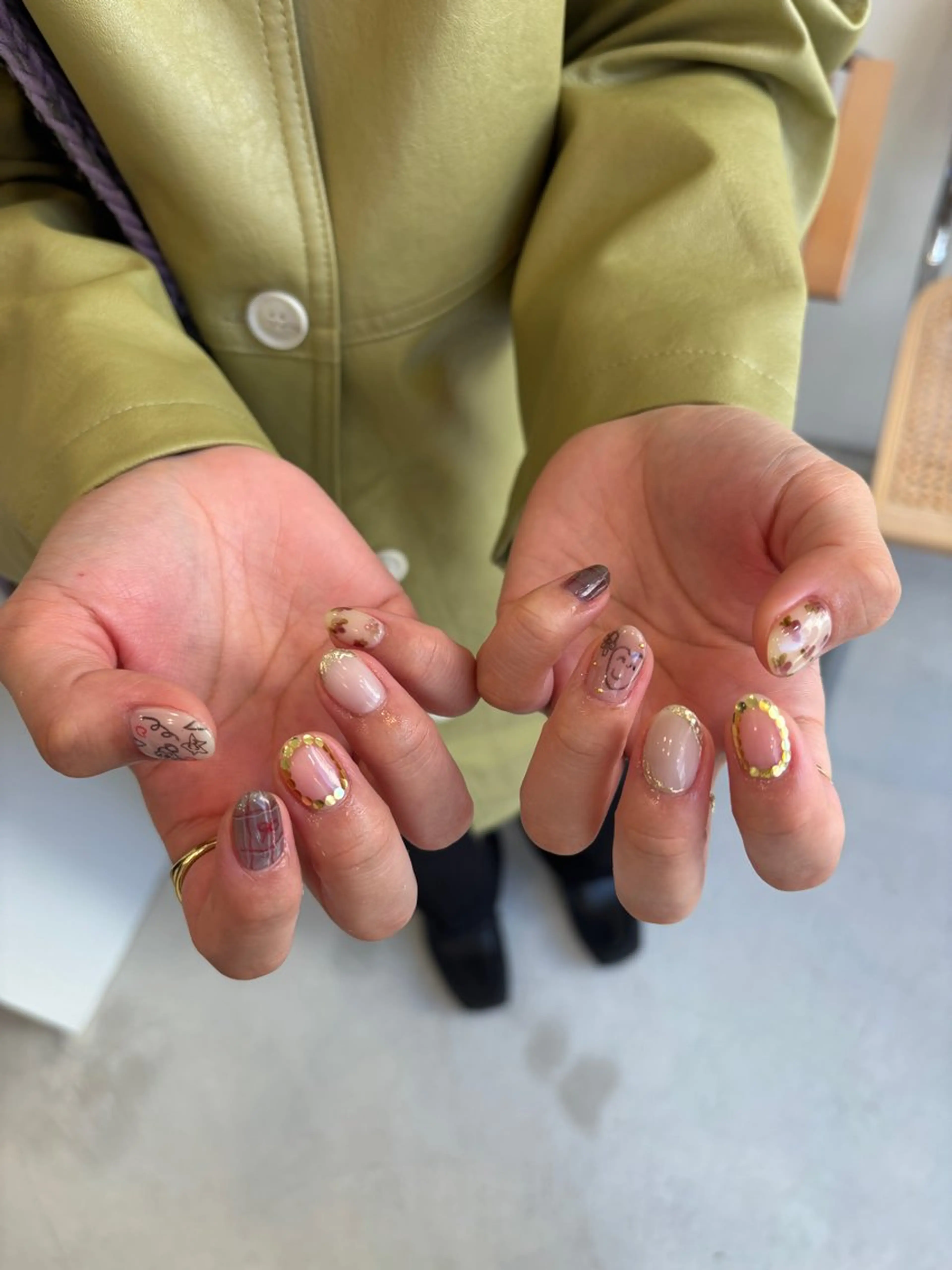 ネイル ハンドネイル SALON VILLAGE Aoyama 2nd.所属・堀川 祐里のネイルデザイン