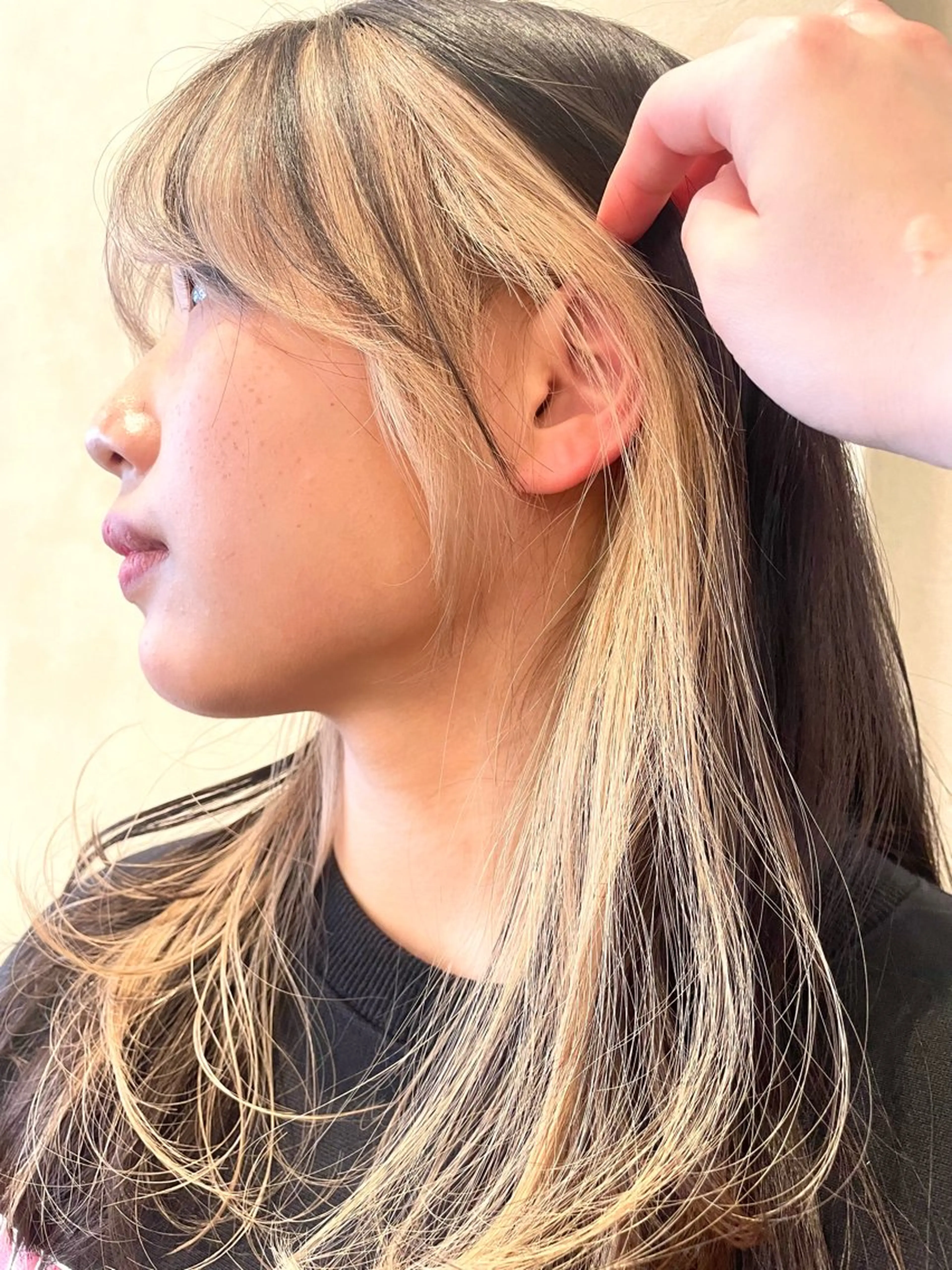 ロング カット ヘアカラー roost 優のヘアスタイル