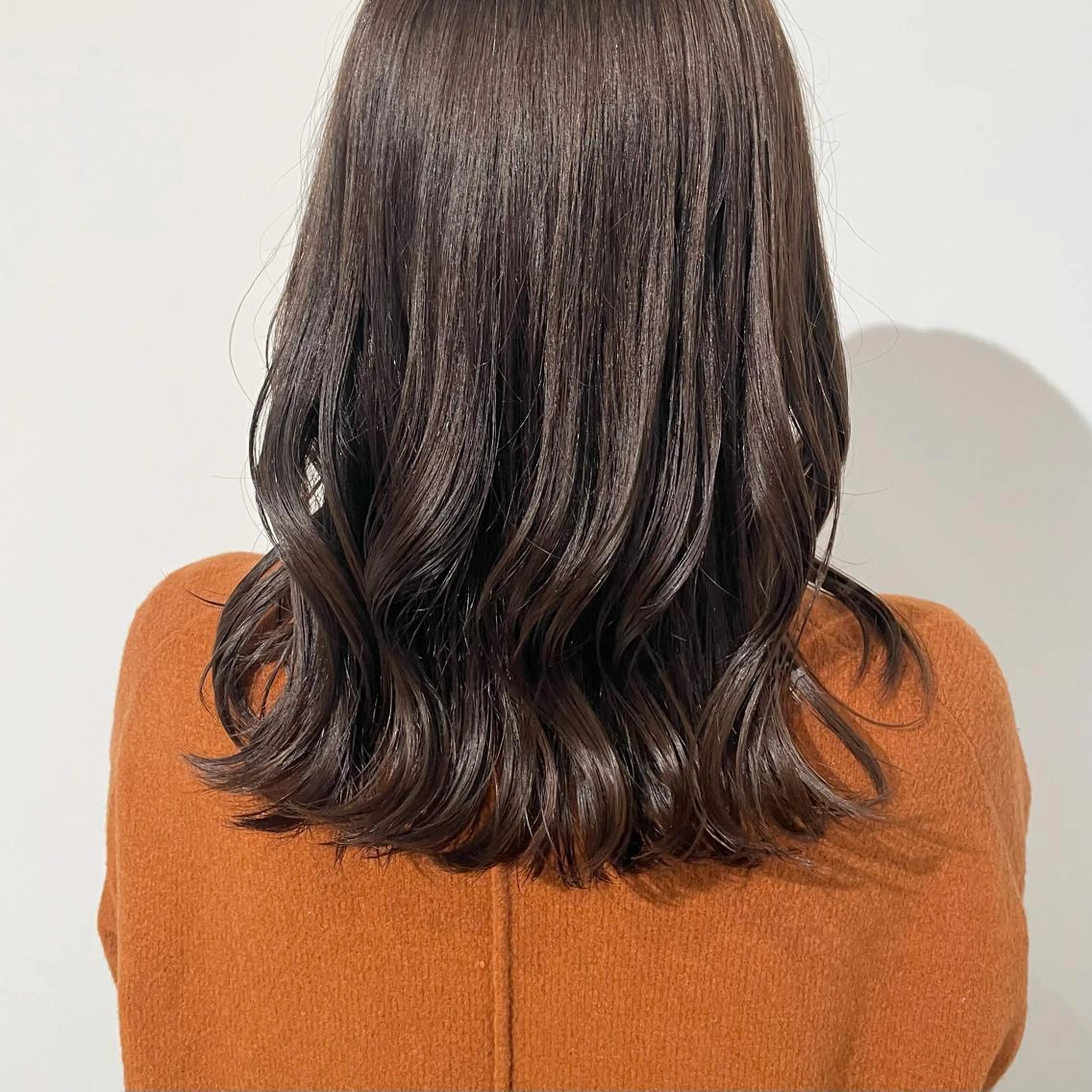 ミディアム 山内 愛可のヘアスタイル