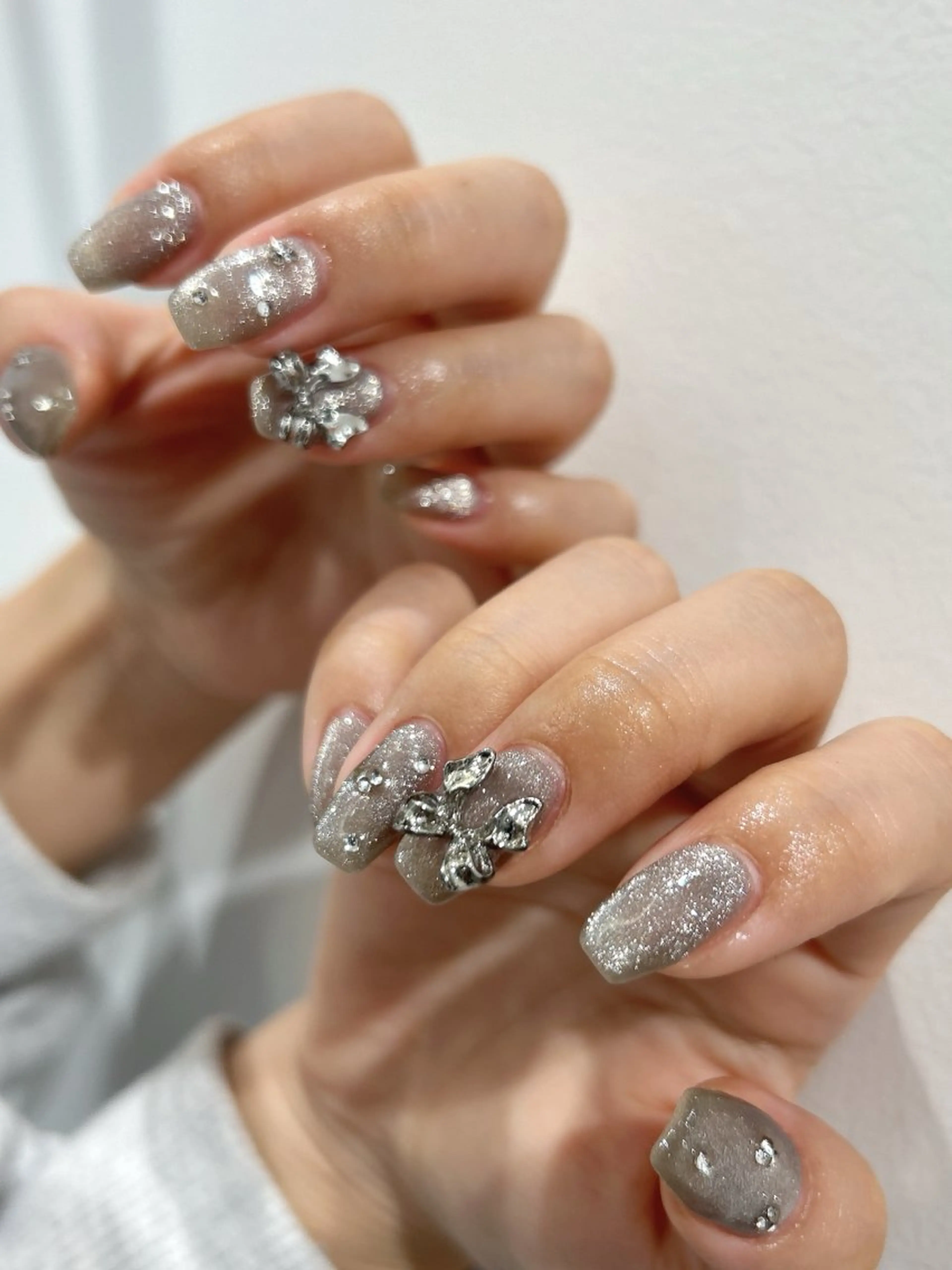 ネイル シルバー ハンドネイル フットネイル tote. sumileのネイルデザイン