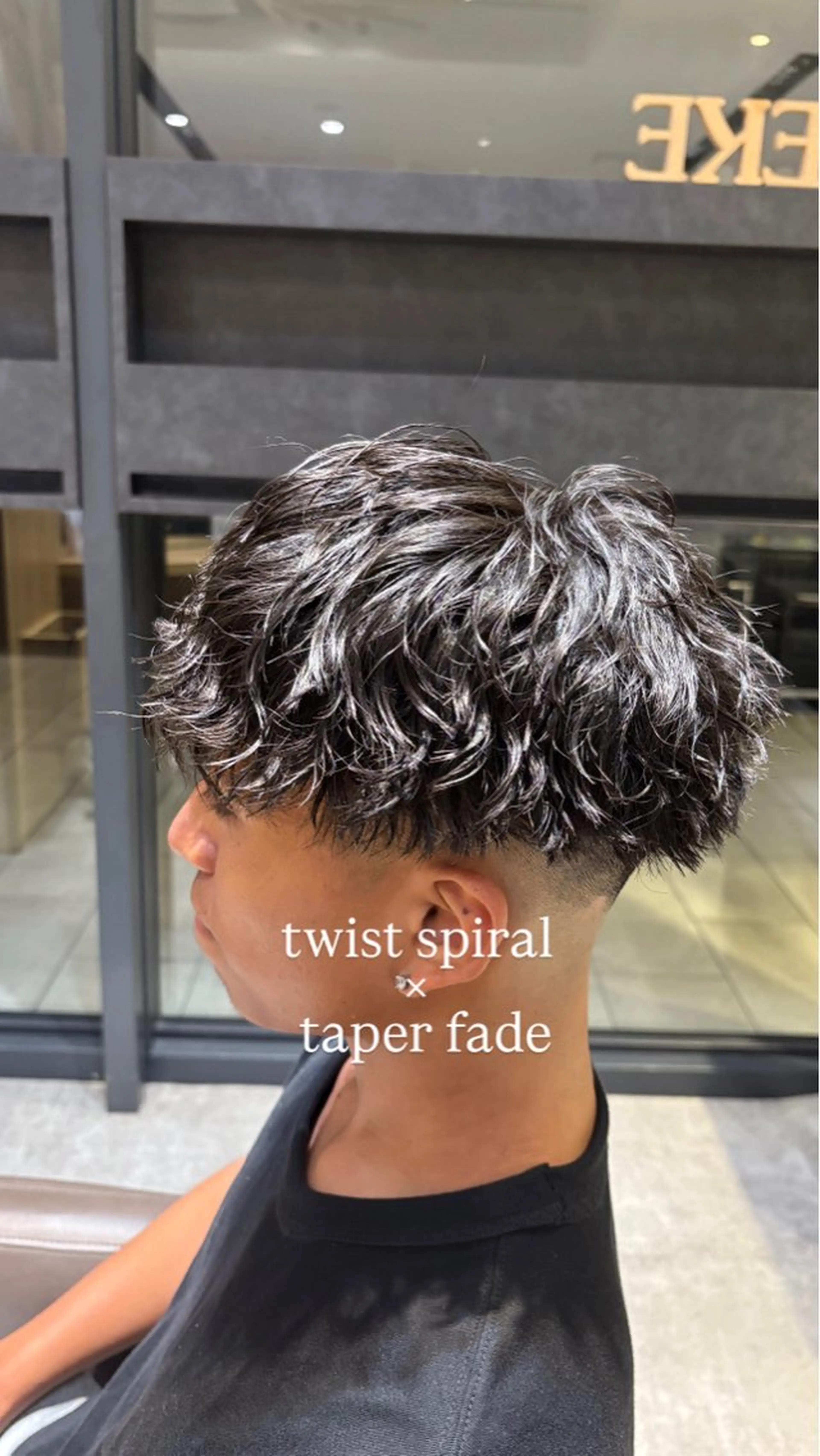 パーマ メンズ フェードカット 山本 拓実のヘアスタイル