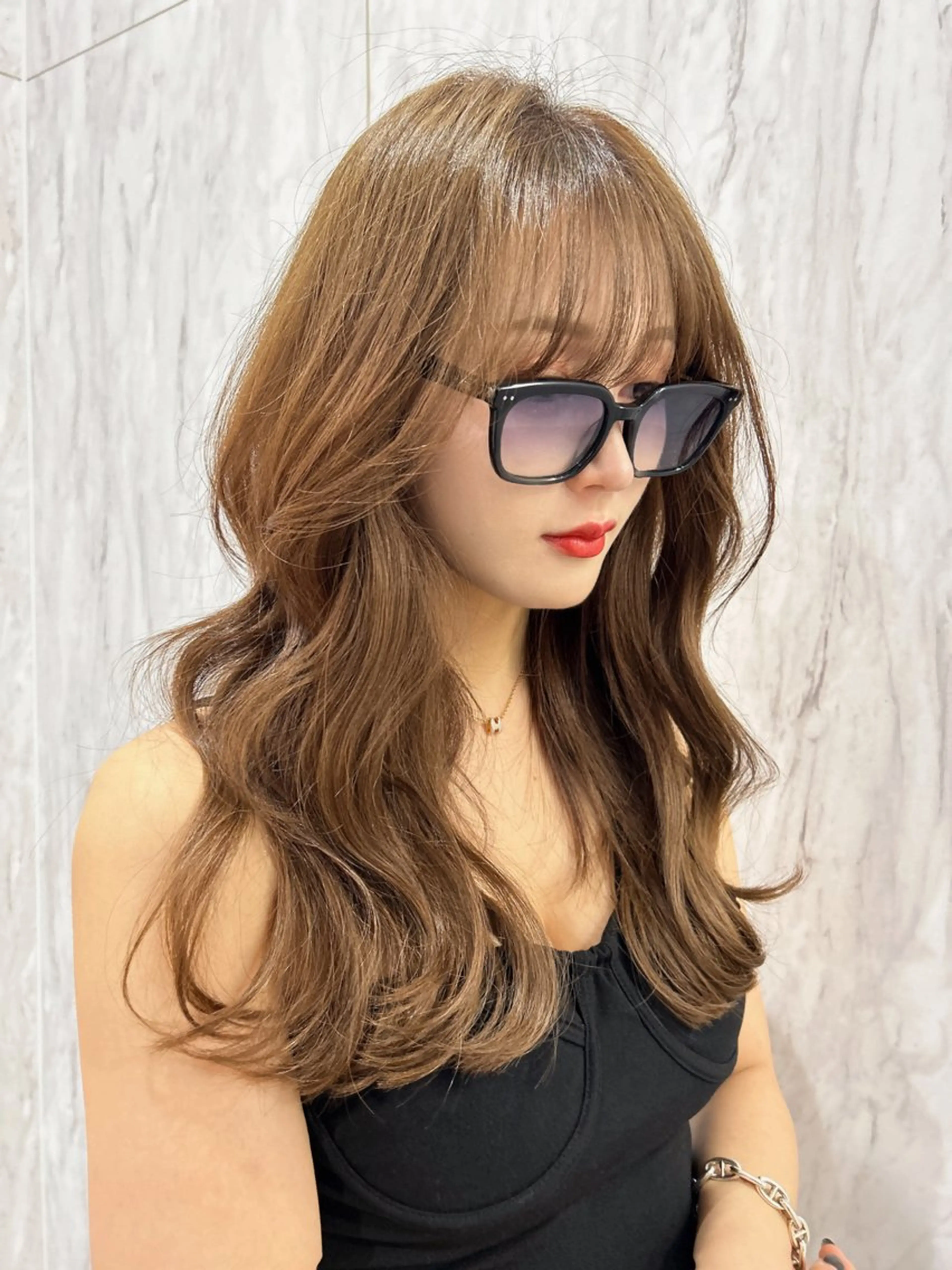 ロング 🥇KEN /レイヤー/艶カラーのヘアスタイル