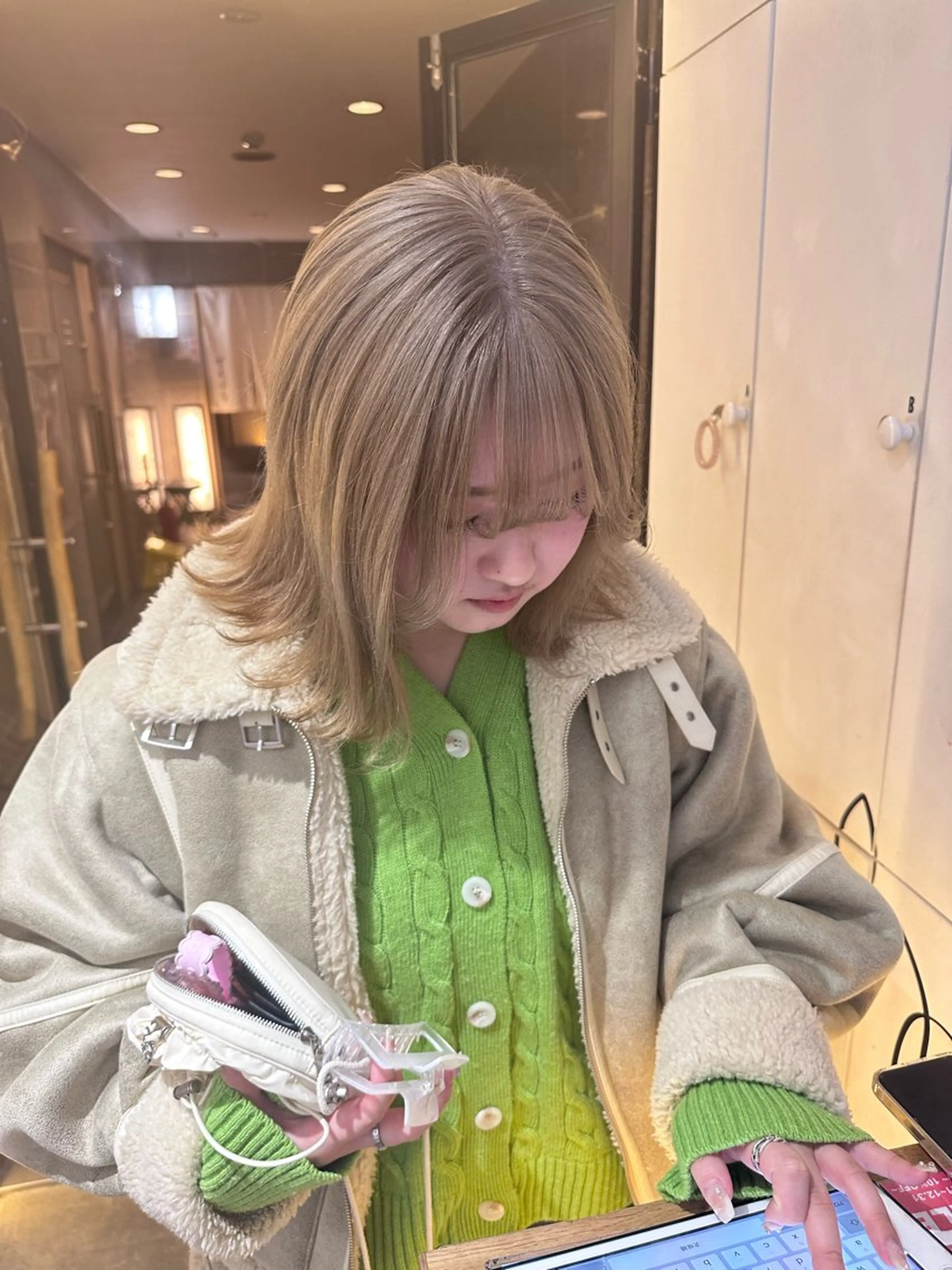 カラー ブリーチ 西垣 沙也加のヘアスタイル