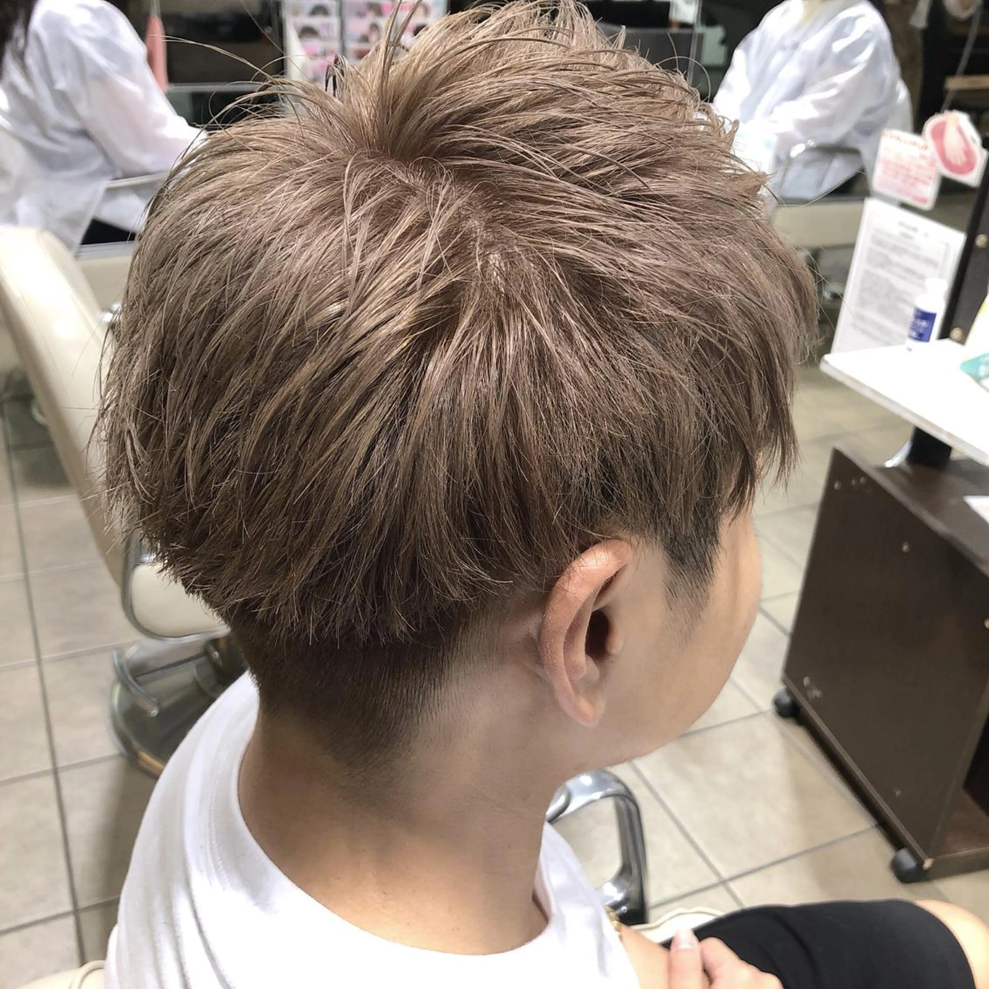 カラー メンズ ダブルカラー メンズ レイヤー ウルフ 弓木啓輔のヘアスタイル