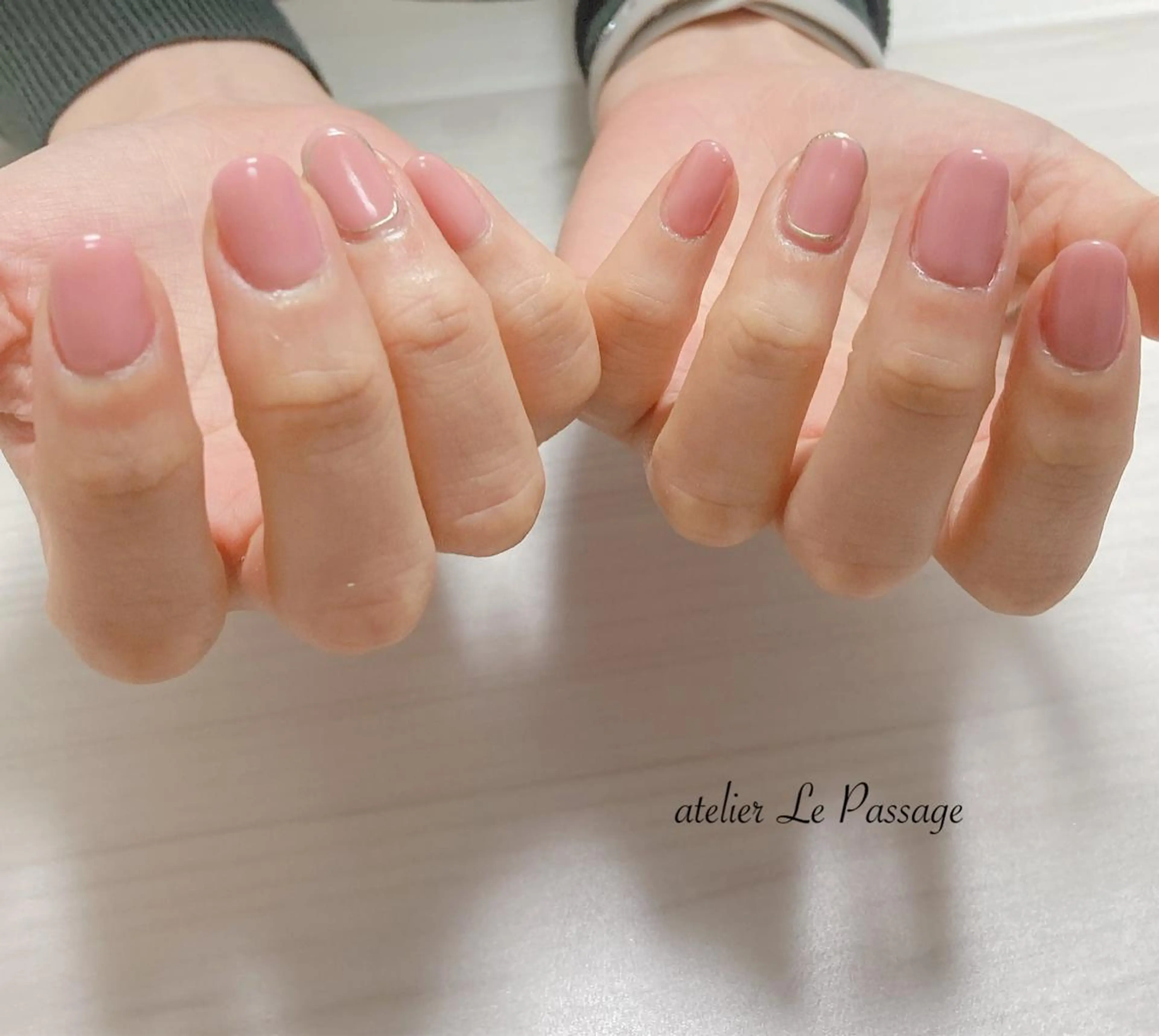 ネイル ジェルネイル ラメ(グリッター) オフィスネイル パラジェル ピンク Atelier Le Passage所属・h nakatsukaのネイルデザイン