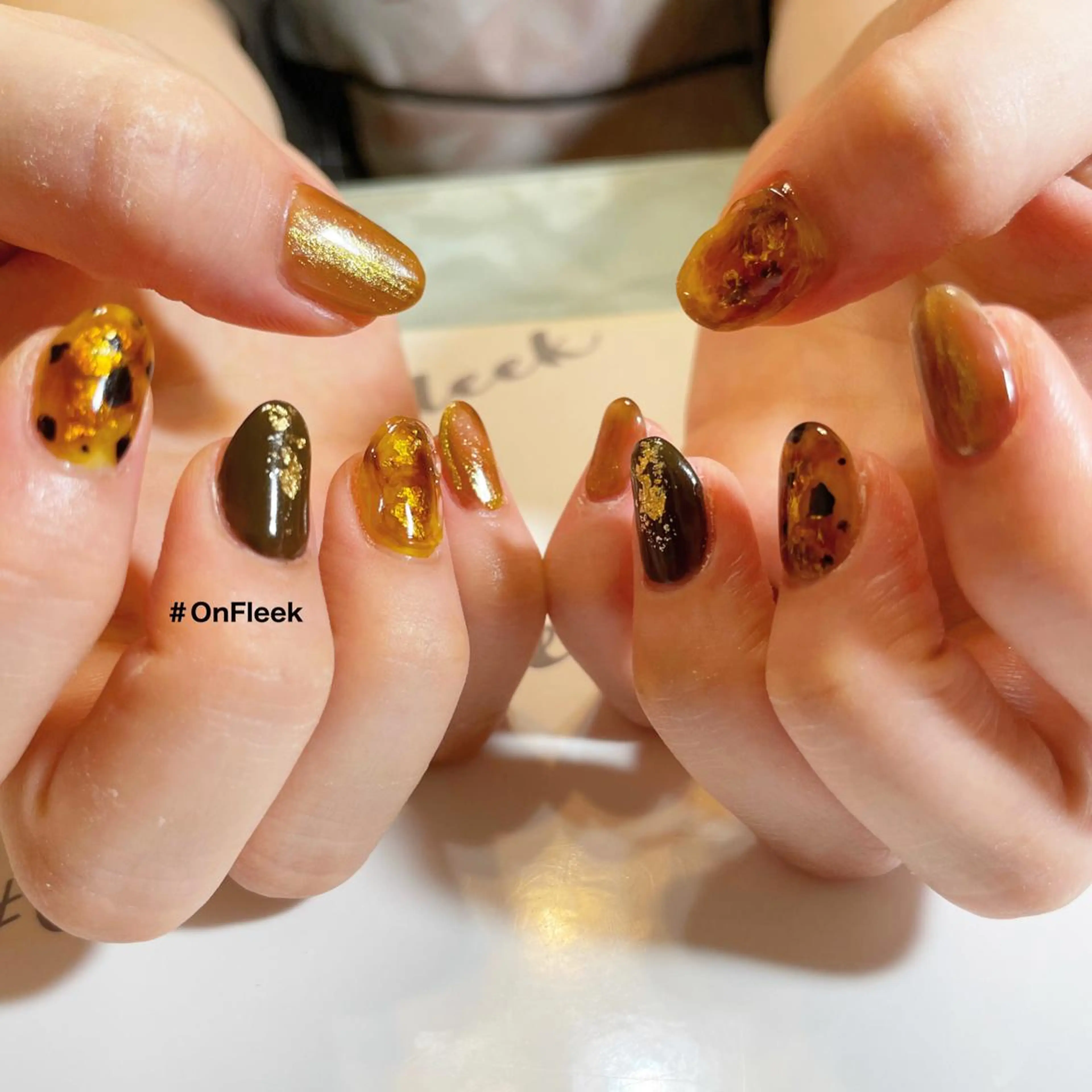 ネイル べっ甲ネイル ハンドネイル NailSalon ＃OnFleekのネイルデザイン