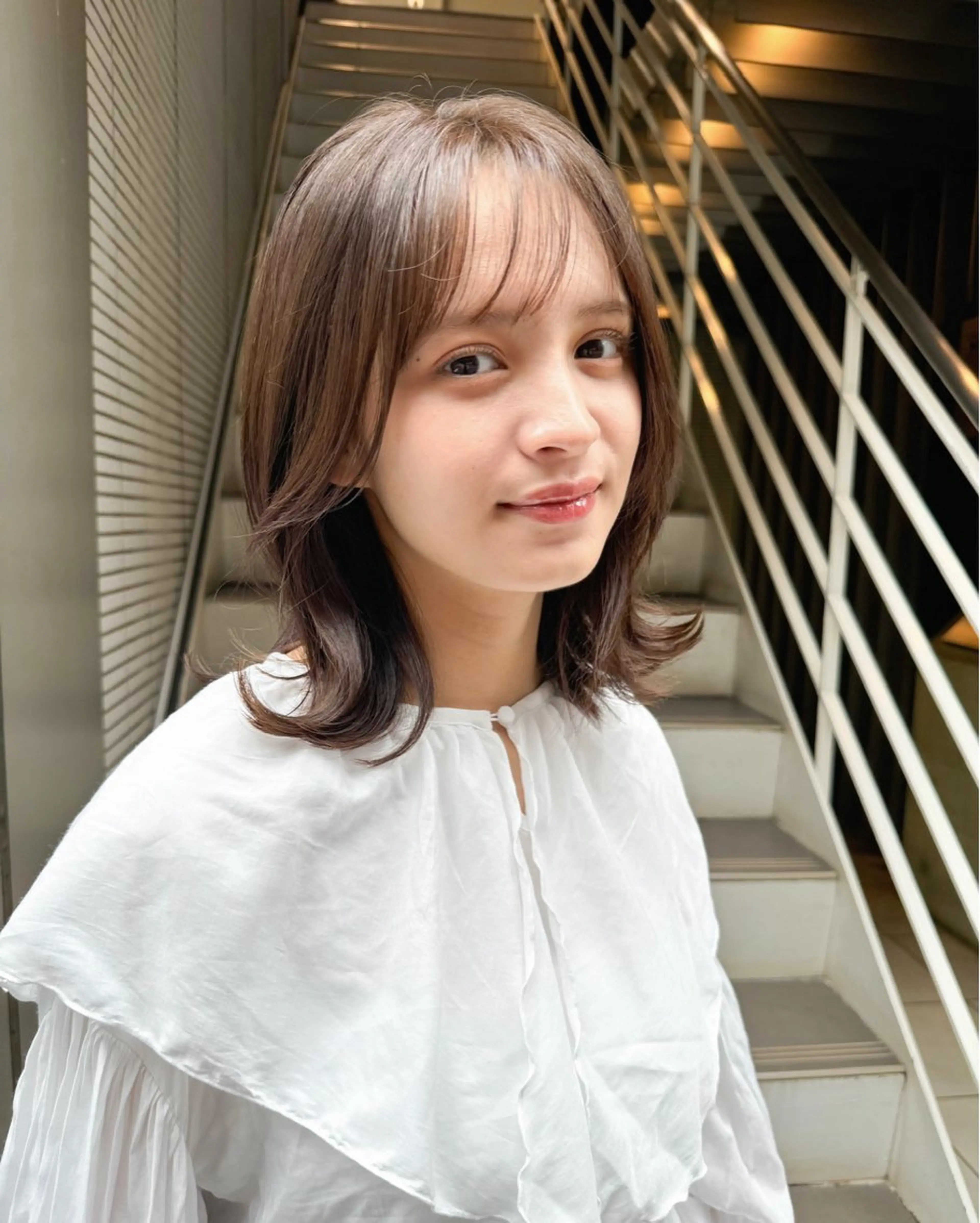 ミディアム カラー くびれヘア カット ヘアカラー ミディアム/ベージュ 💖Emmy💖のヘアスタイル