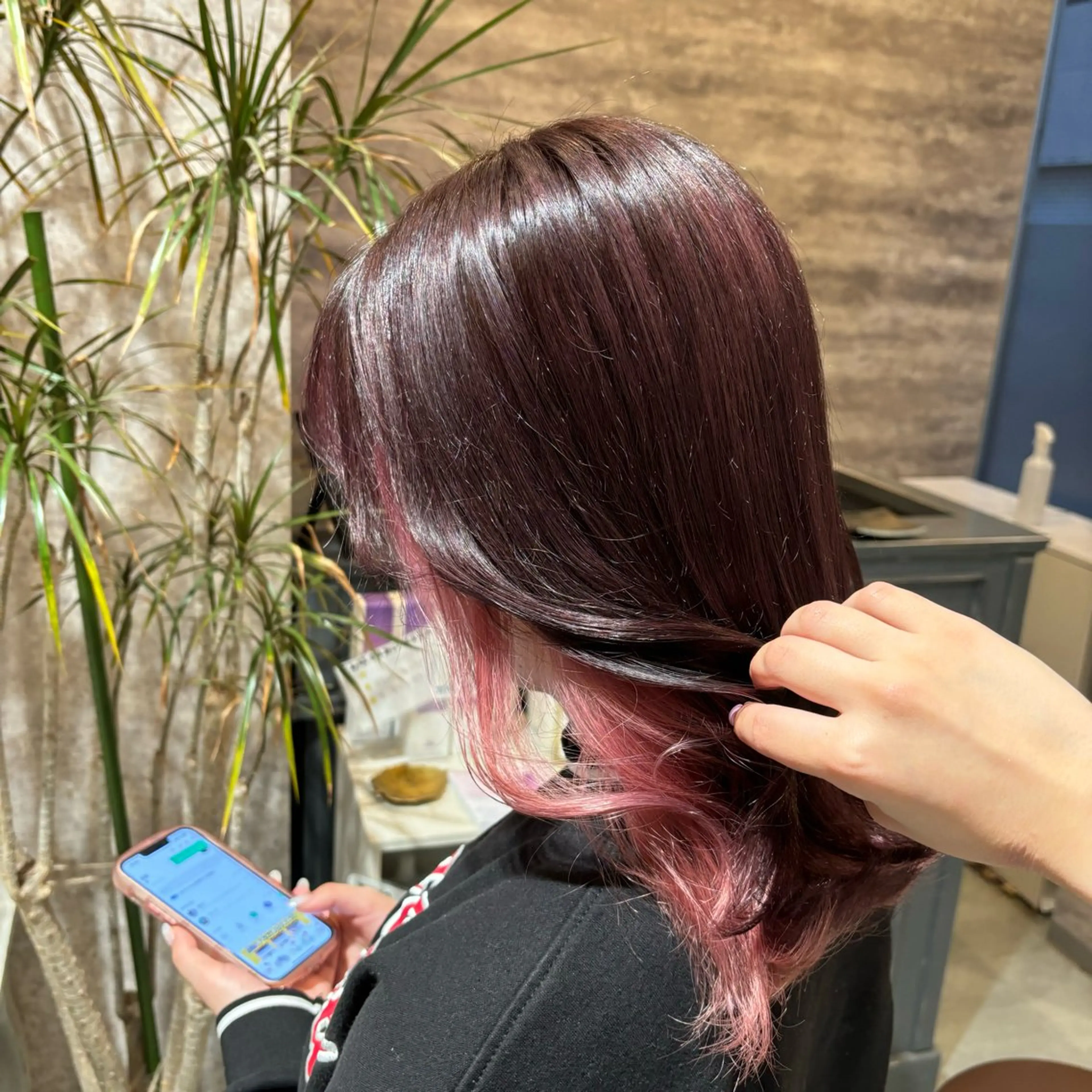 ミディアム 牧野 夏子のヘアスタイル