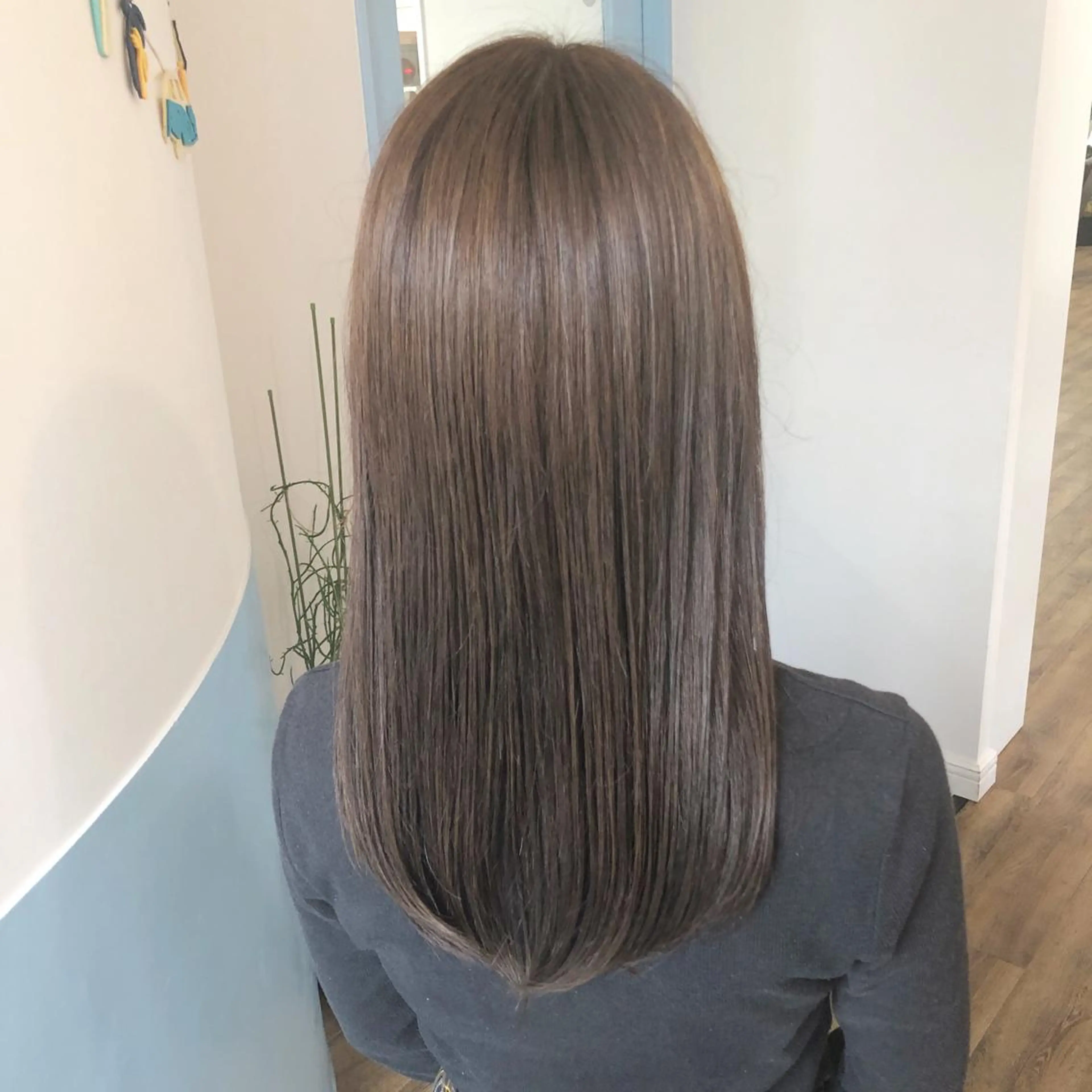 セミロング カラー ベージュカラー remile西台店所属・つばた みゆ🦋のヘアスタイル