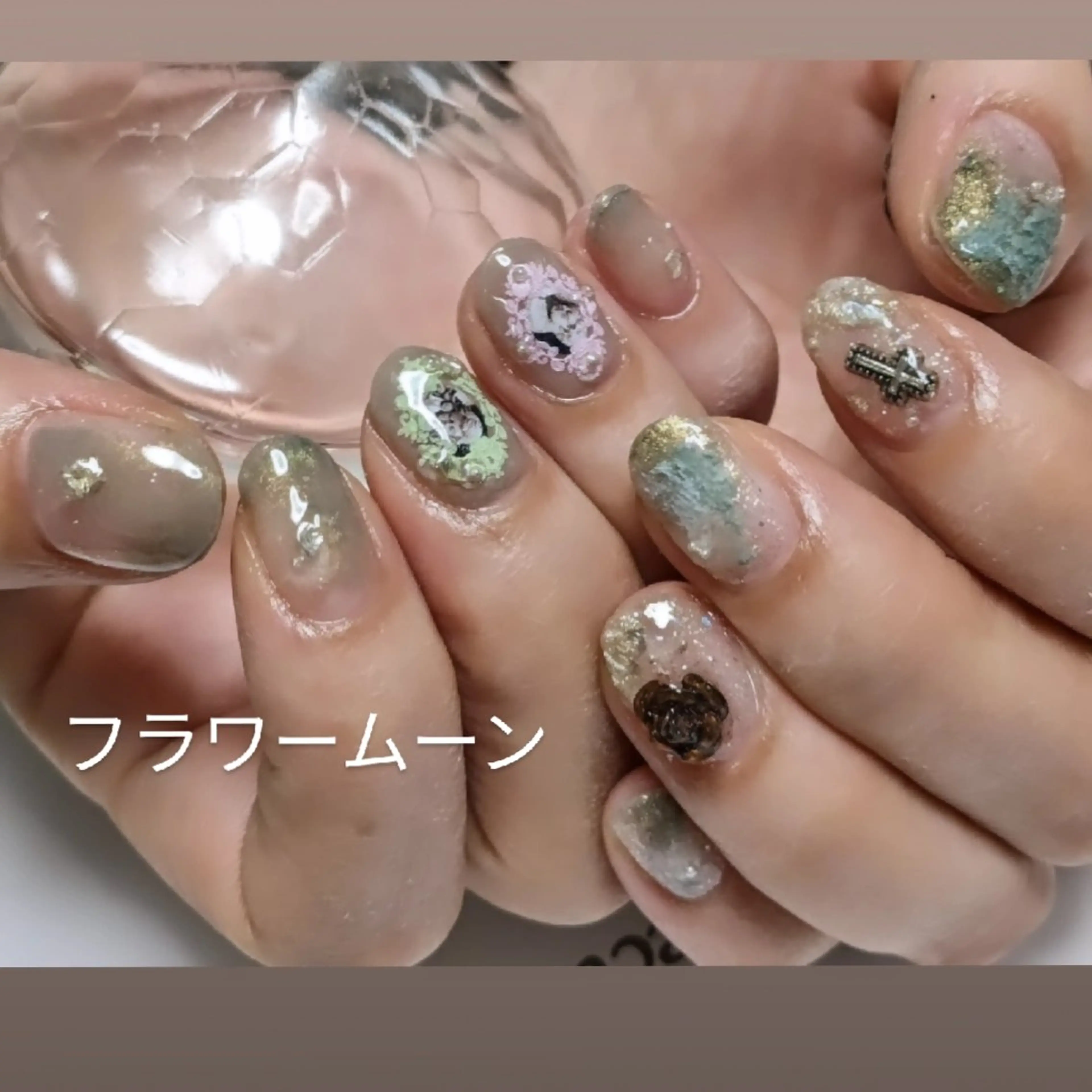 ネイル ニュアンスネイル ハンドネイル ハンドケア フラワー ムーンのネイルデザイン