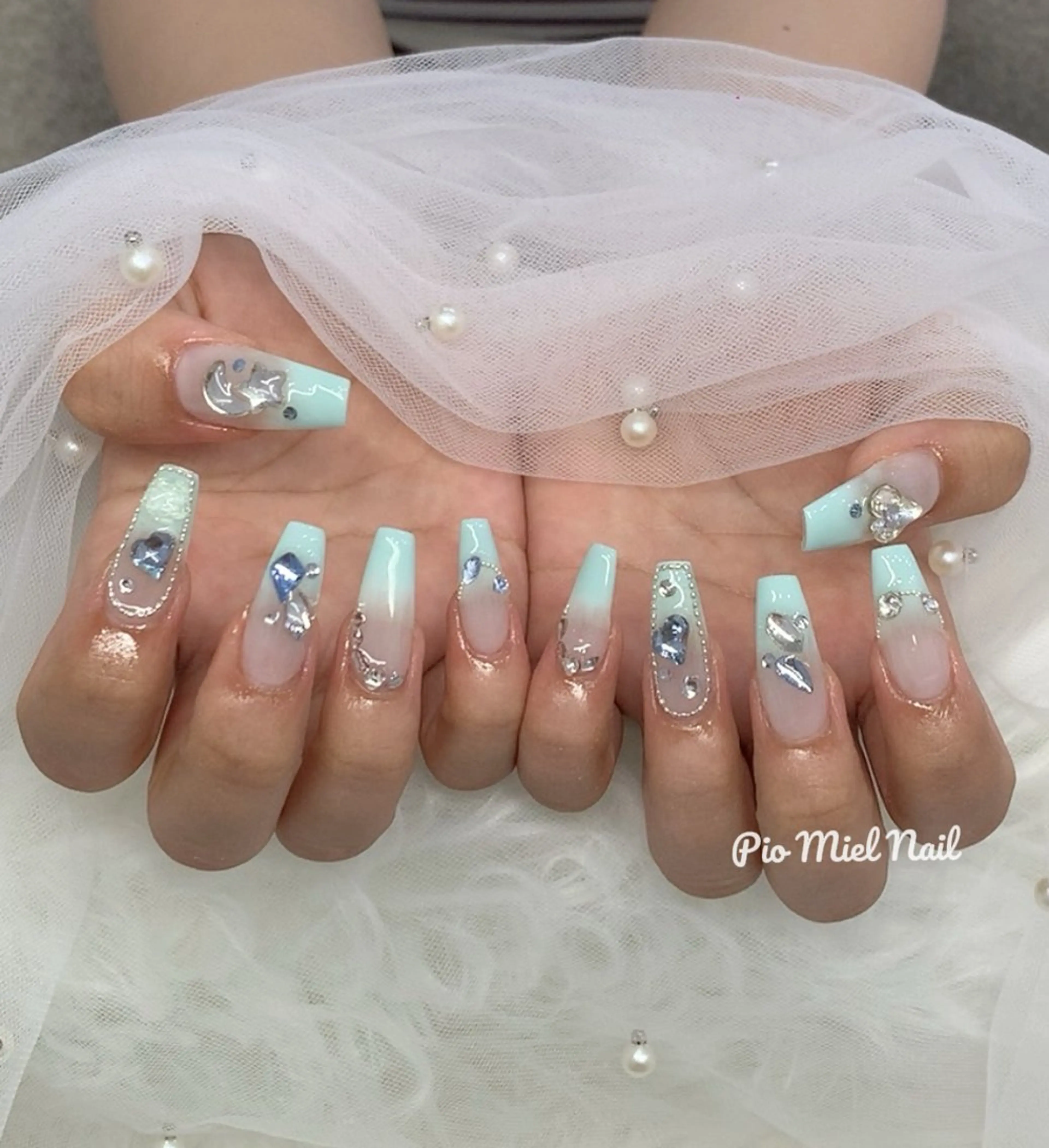 ミディアム 韓国風ヘア ハンドネイル Pio Mielのネイルデザイン