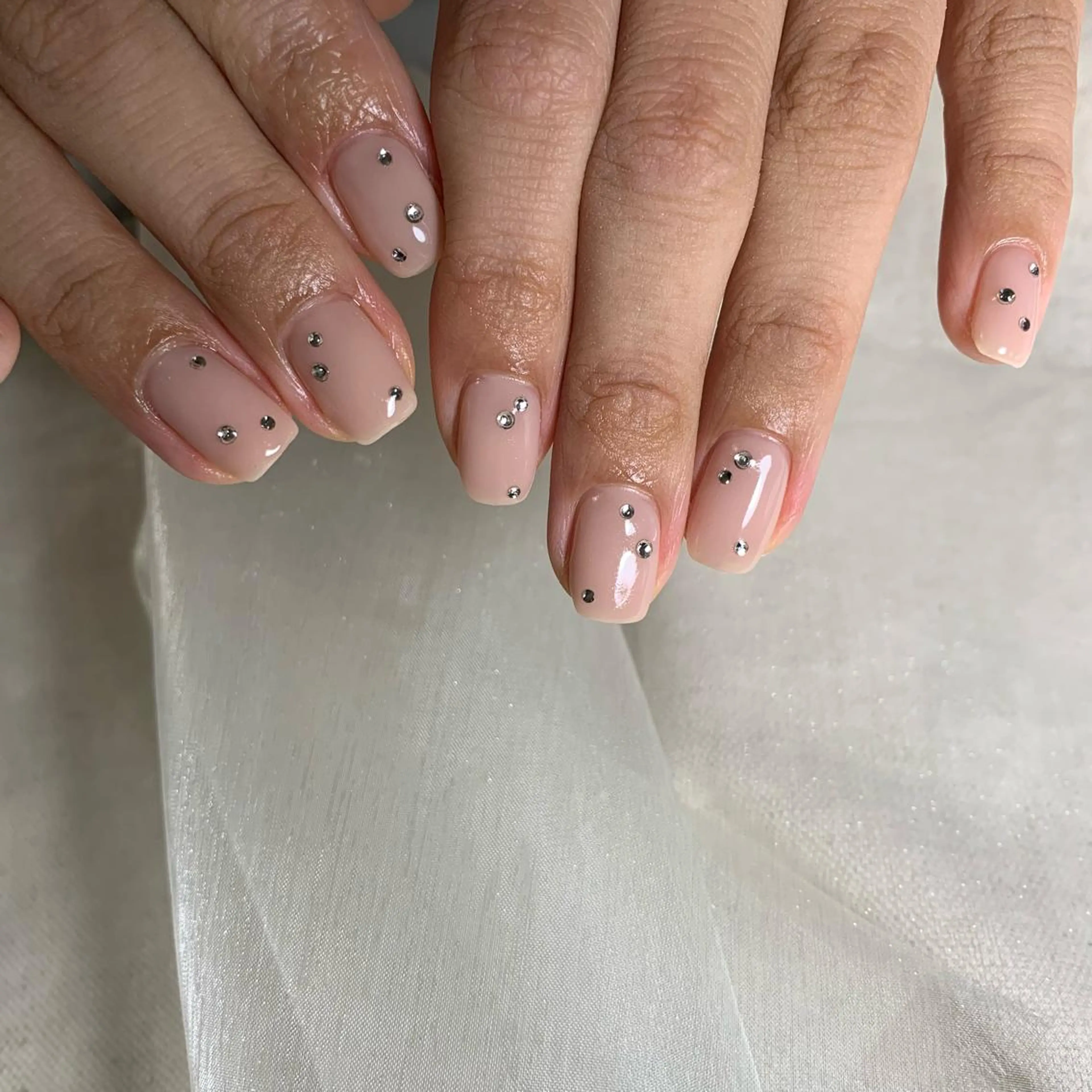 ネイル repos~ルポ~所属・里見 麗のネイルデザイン