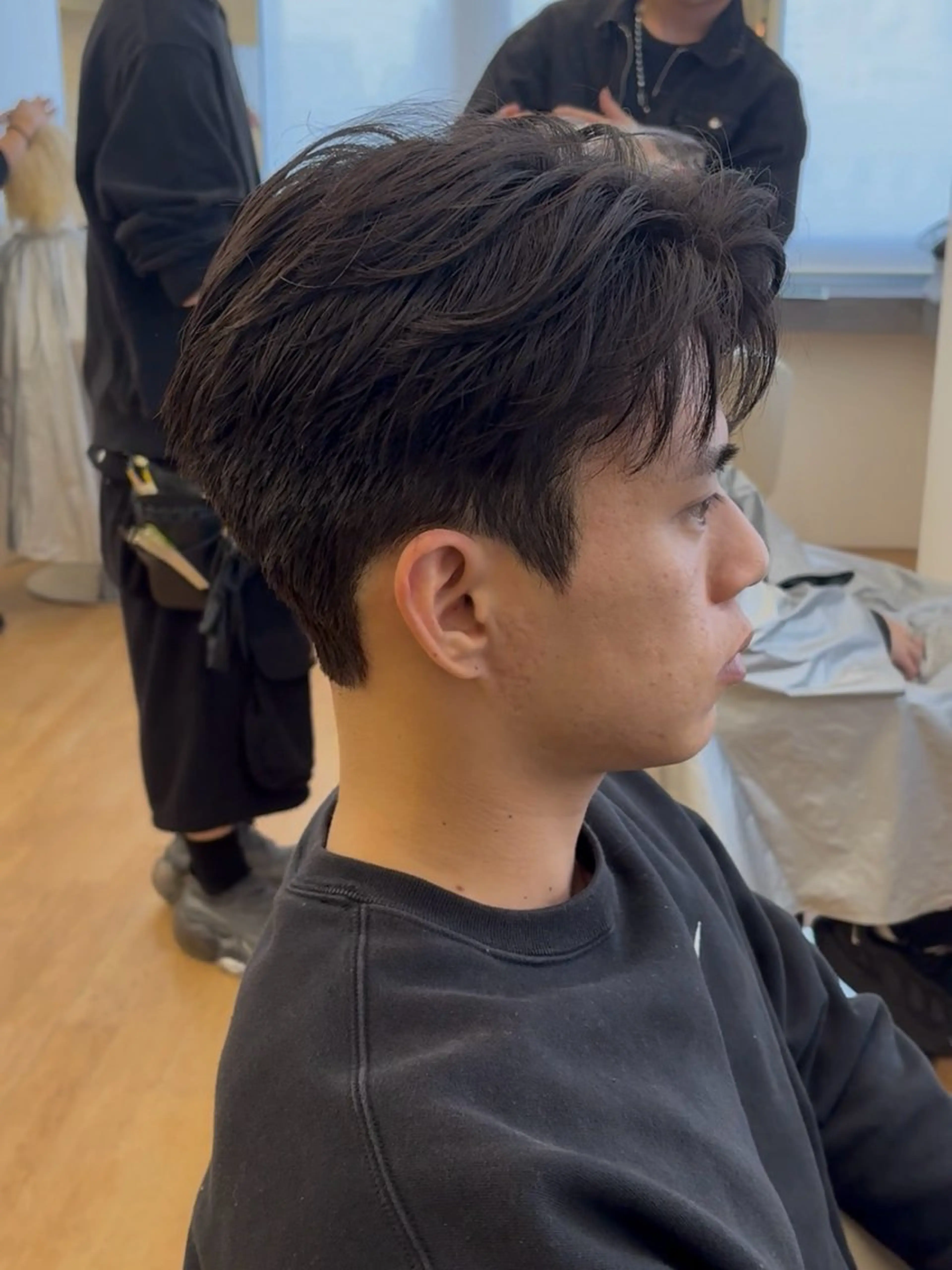 ショート パーマ メンズ センターパート ダウンパーマ フェザーパーマ カルマパーマ メンズ韓国風 カット パーマ become men's hair 名駅店所属・名駅/フェザーパーマ 韓国ヘア/森岡のヘアスタイル
