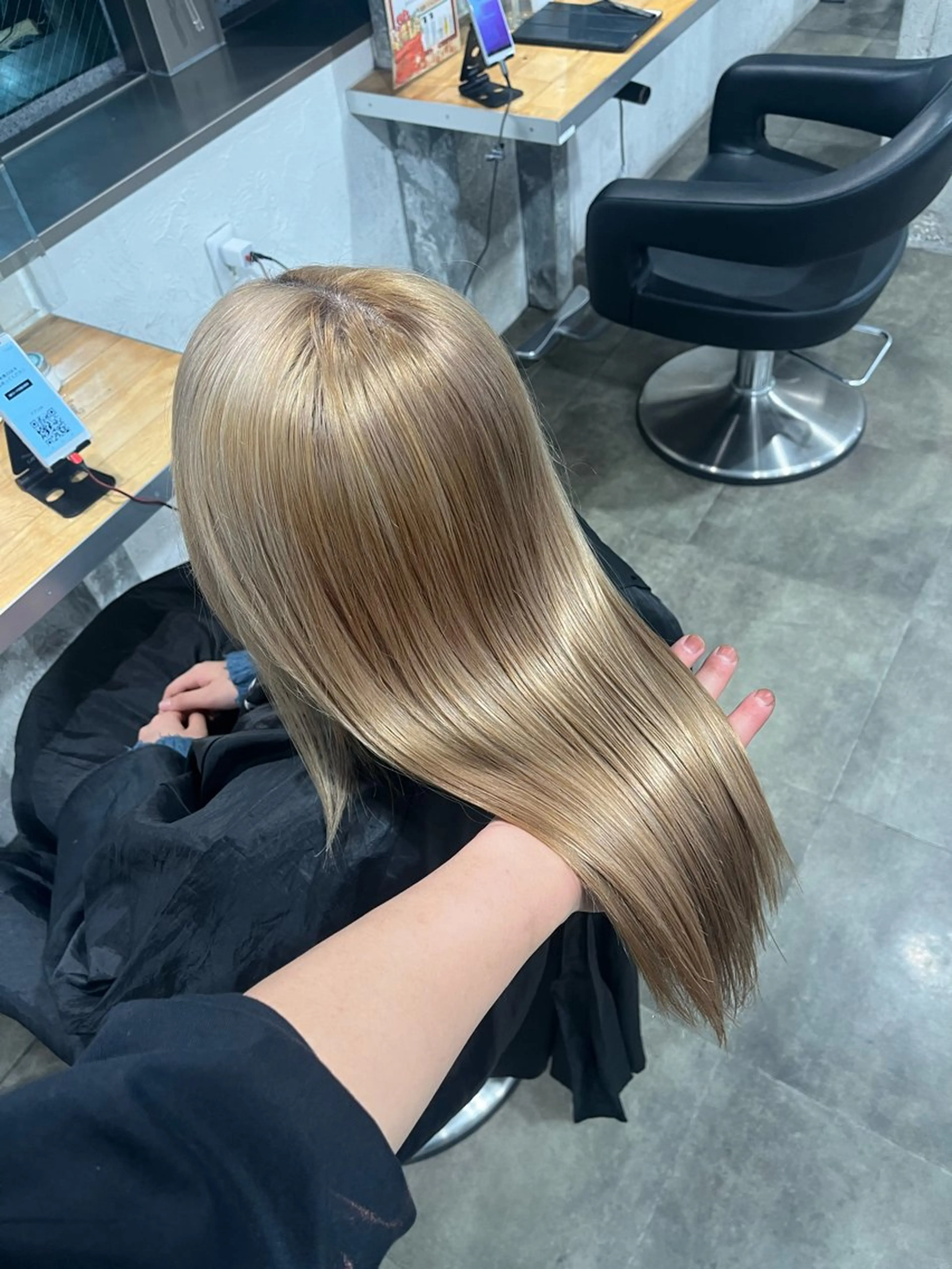 ロング カラー ヘアカラー トリートメント ハイトーンカラー 🦄レイヤーカットのヘアスタイル