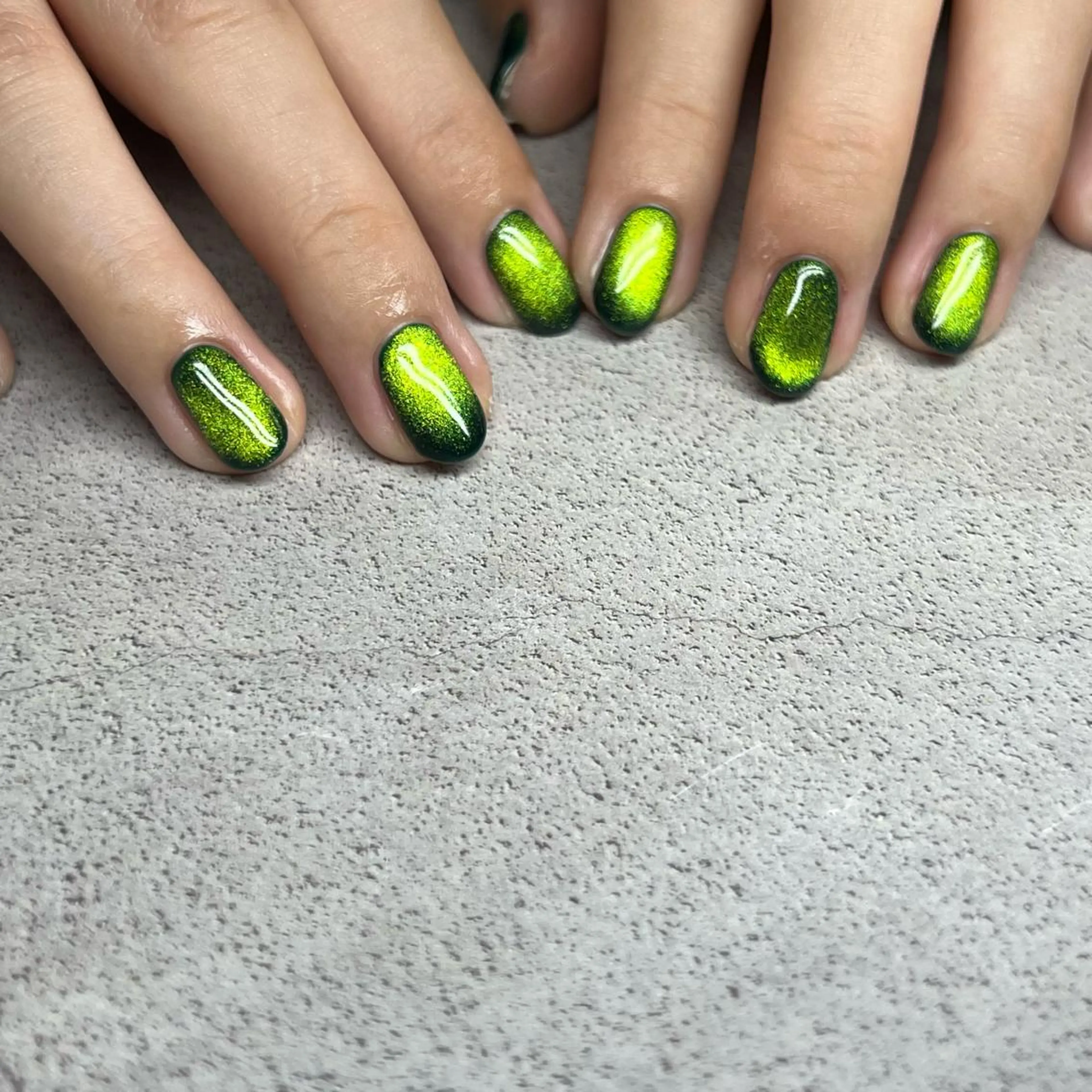 ネイル グリーン ハンドネイル 𝐫𝐚𝐢 𝐧𝐚𝐢𝐥のネイルデザイン