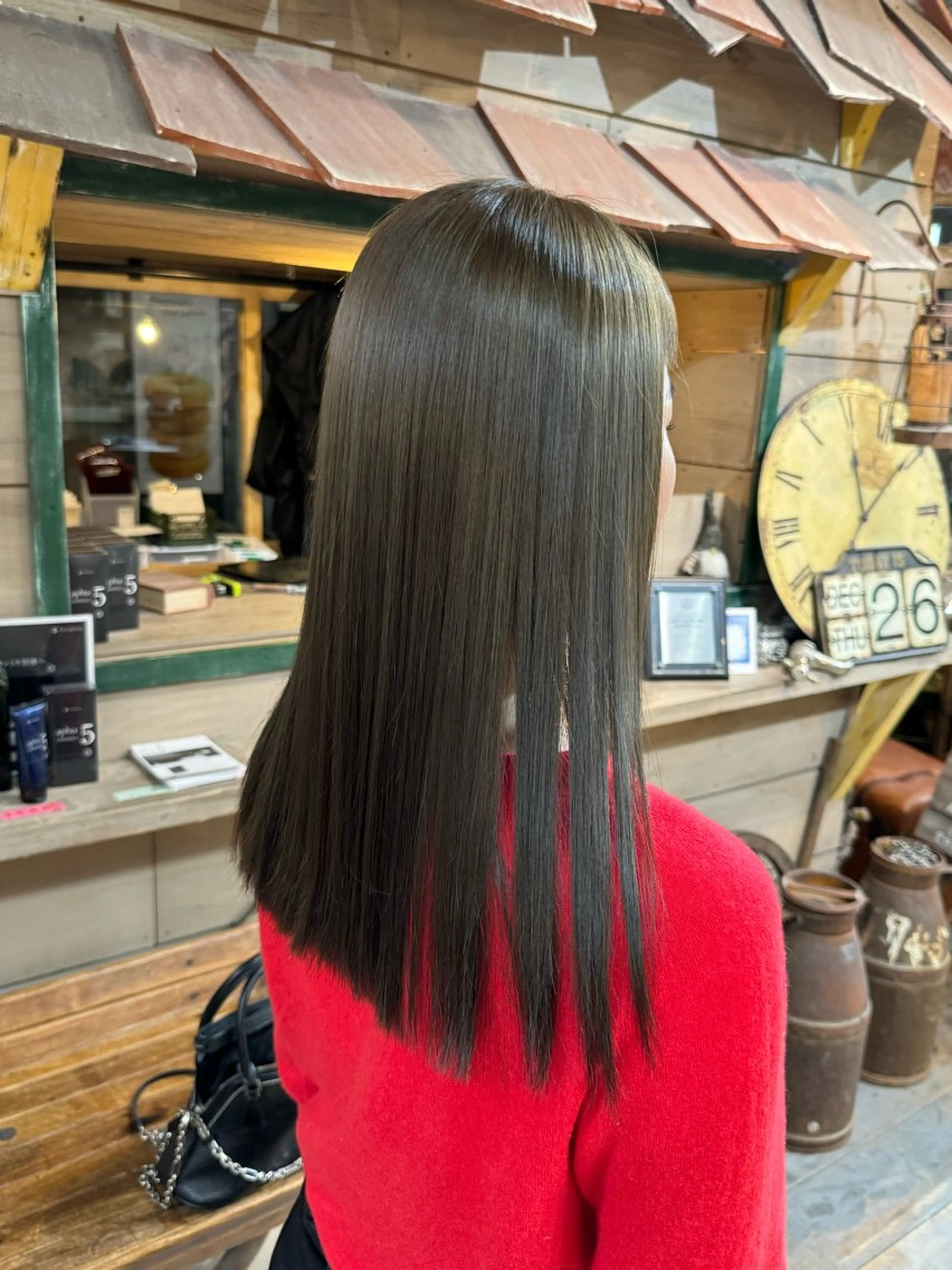 セミロング カラー ブリーチ 透明感カラー グレージュ ブリーチなしカラー オリーブグレージュ ヘアカラー トリートメント 髪質改善カラー /高山奈夕のヘアスタイル