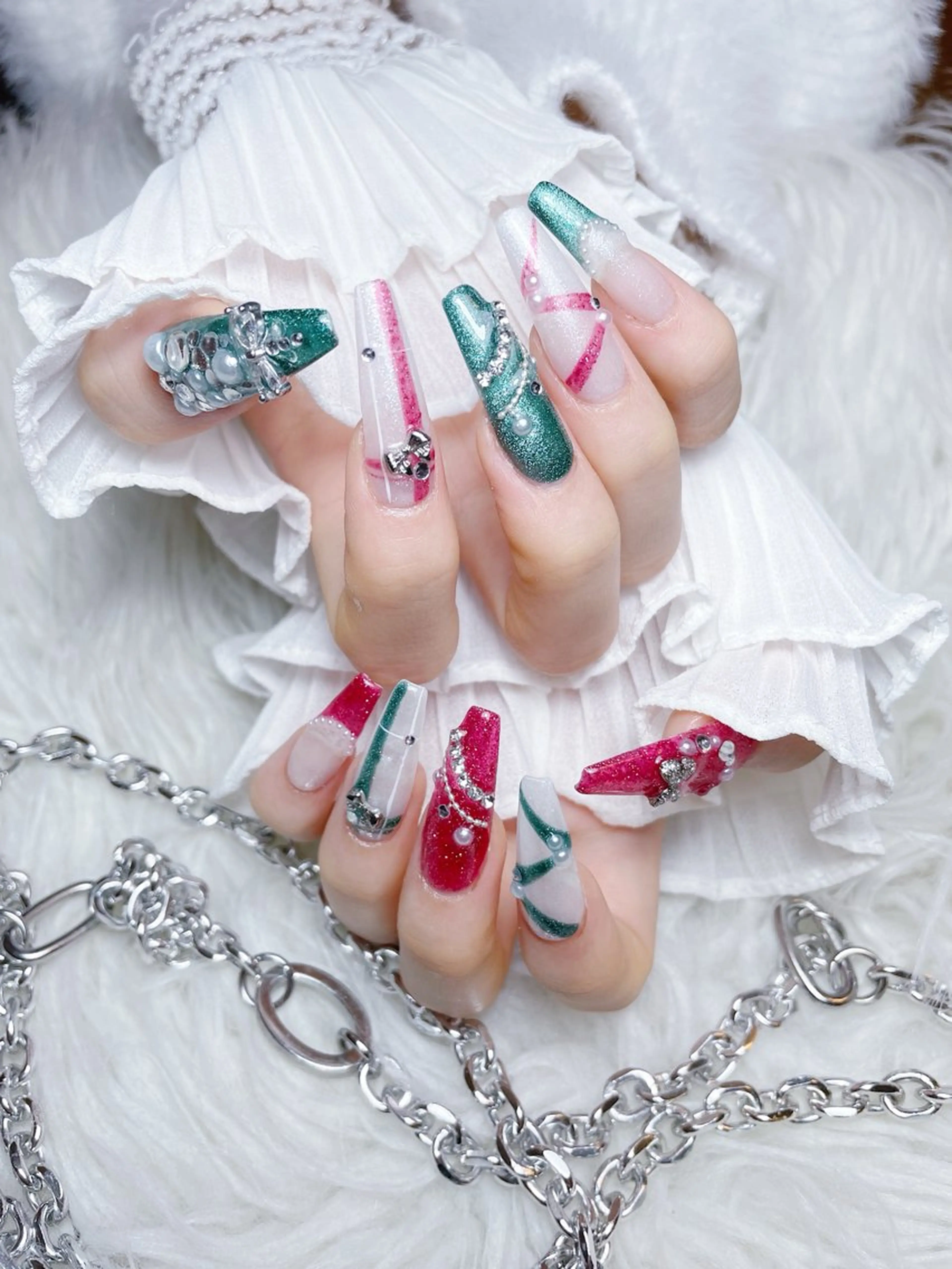 ネイル チークネイル 長さ出し フラワーネイル フレンチネイル ガーリー ハンドネイル NEW NAIL所属・NEW NAIL 池袋のネイルデザイン