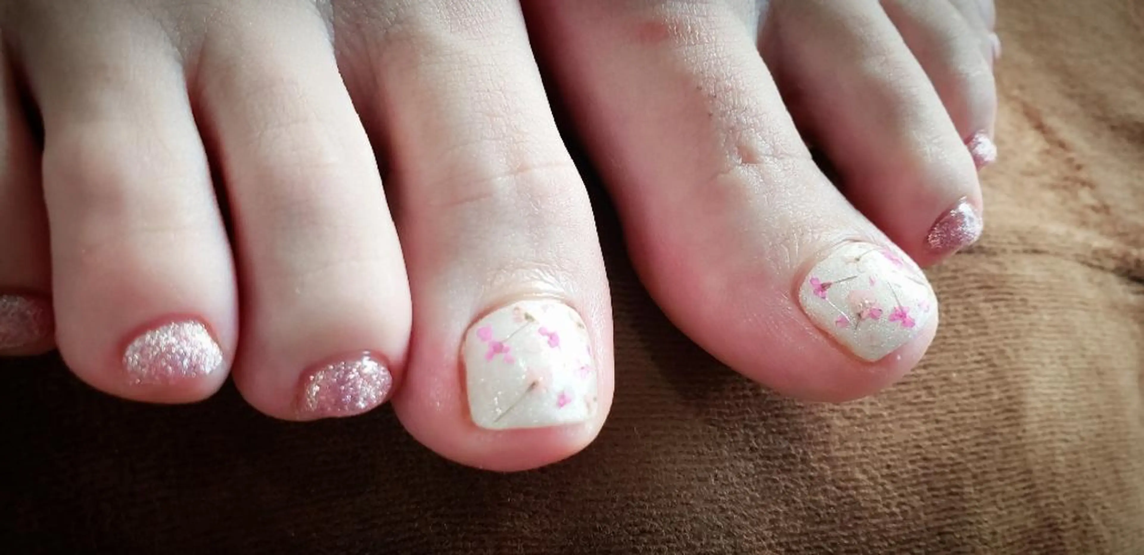 ネイル フットネイル ビジュード ネイルのネイルデザイン