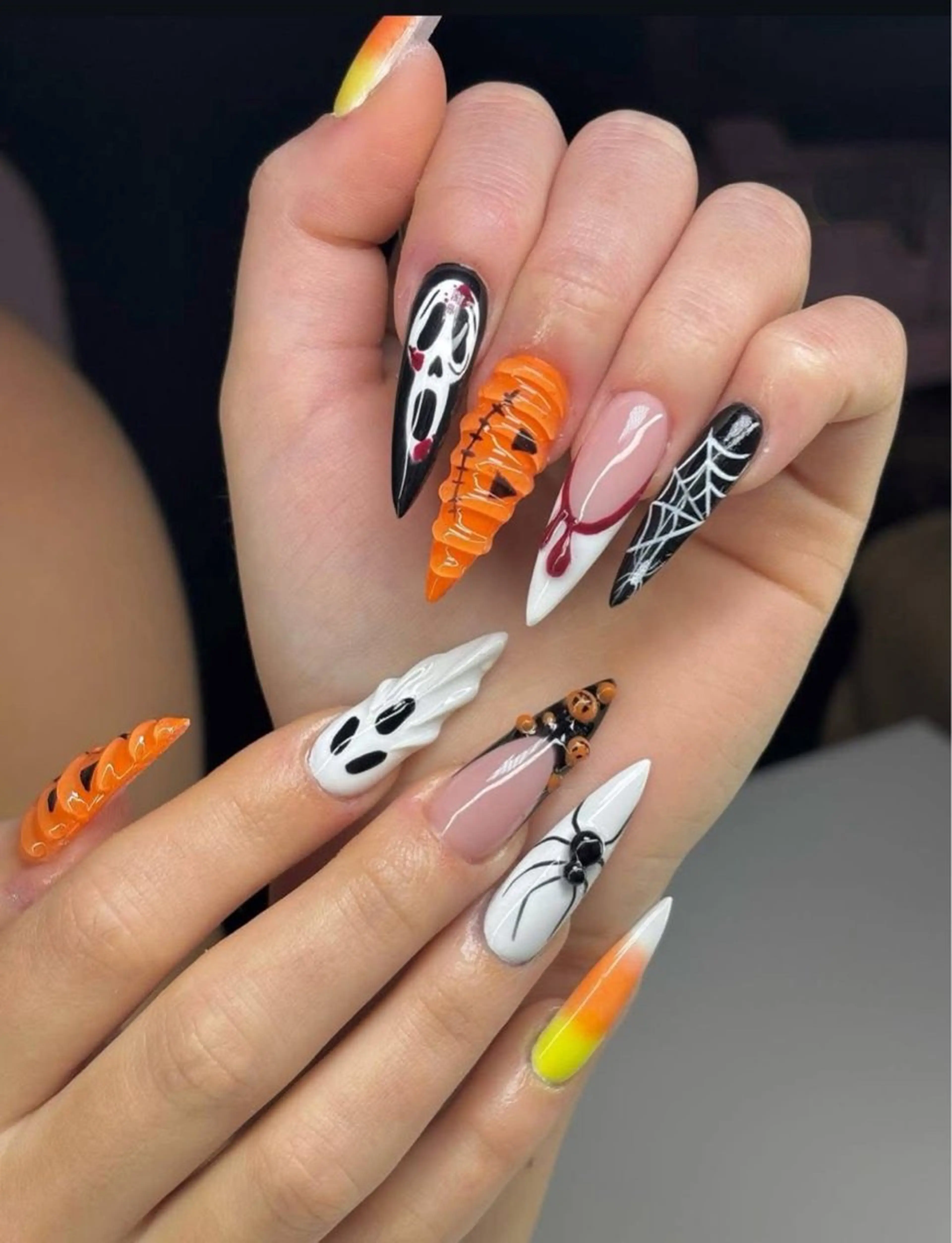 ネイル アートネイル オーロラネイル チークネイル 長さ出し フットネイル ハンドネイル Cloudy Chan 歌舞伎町のネイルデザイン