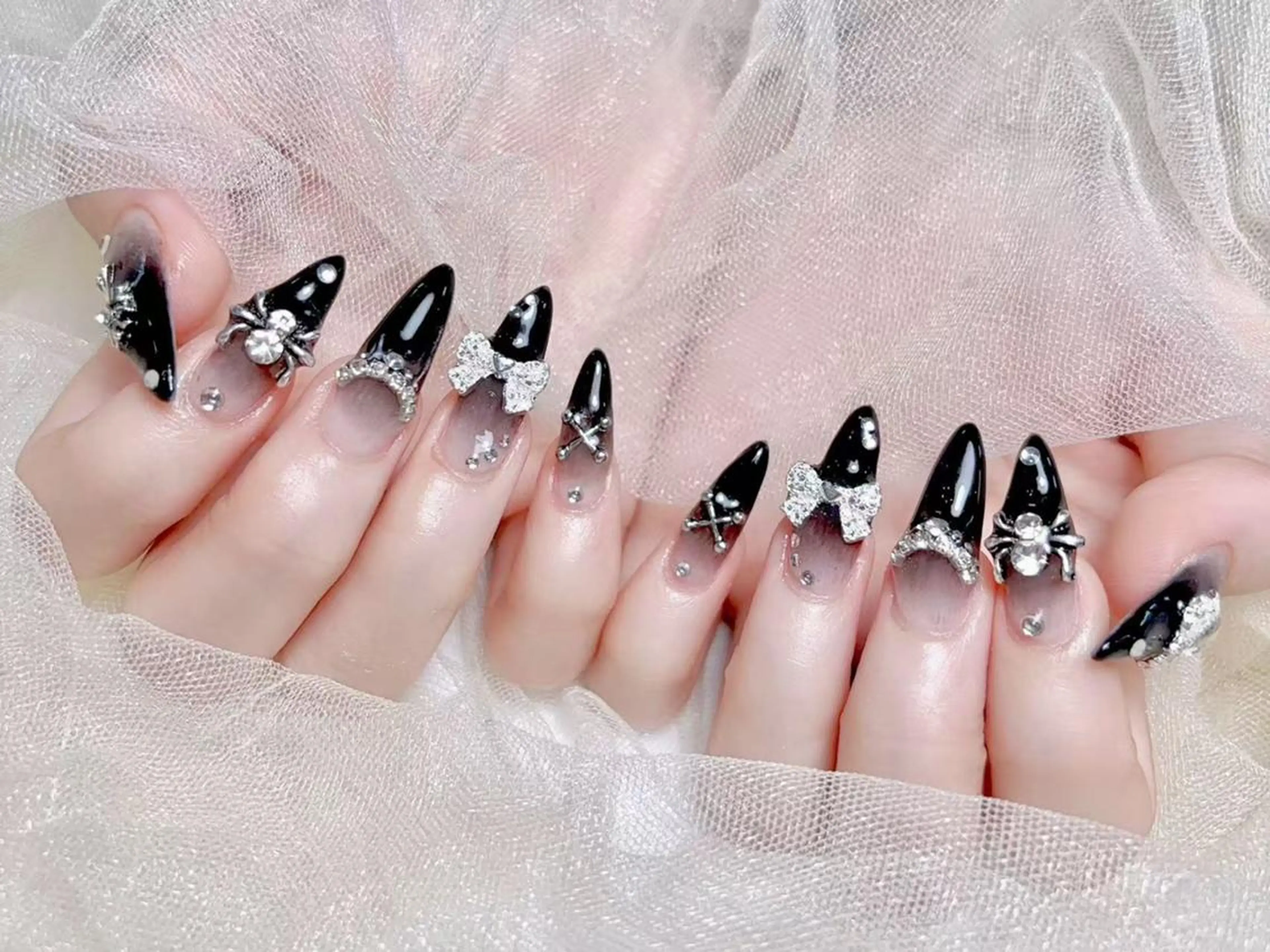 ネイル アートネイル オーロラネイル チークネイル 成人式 長さ出し Yui 🧀のネイルデザイン