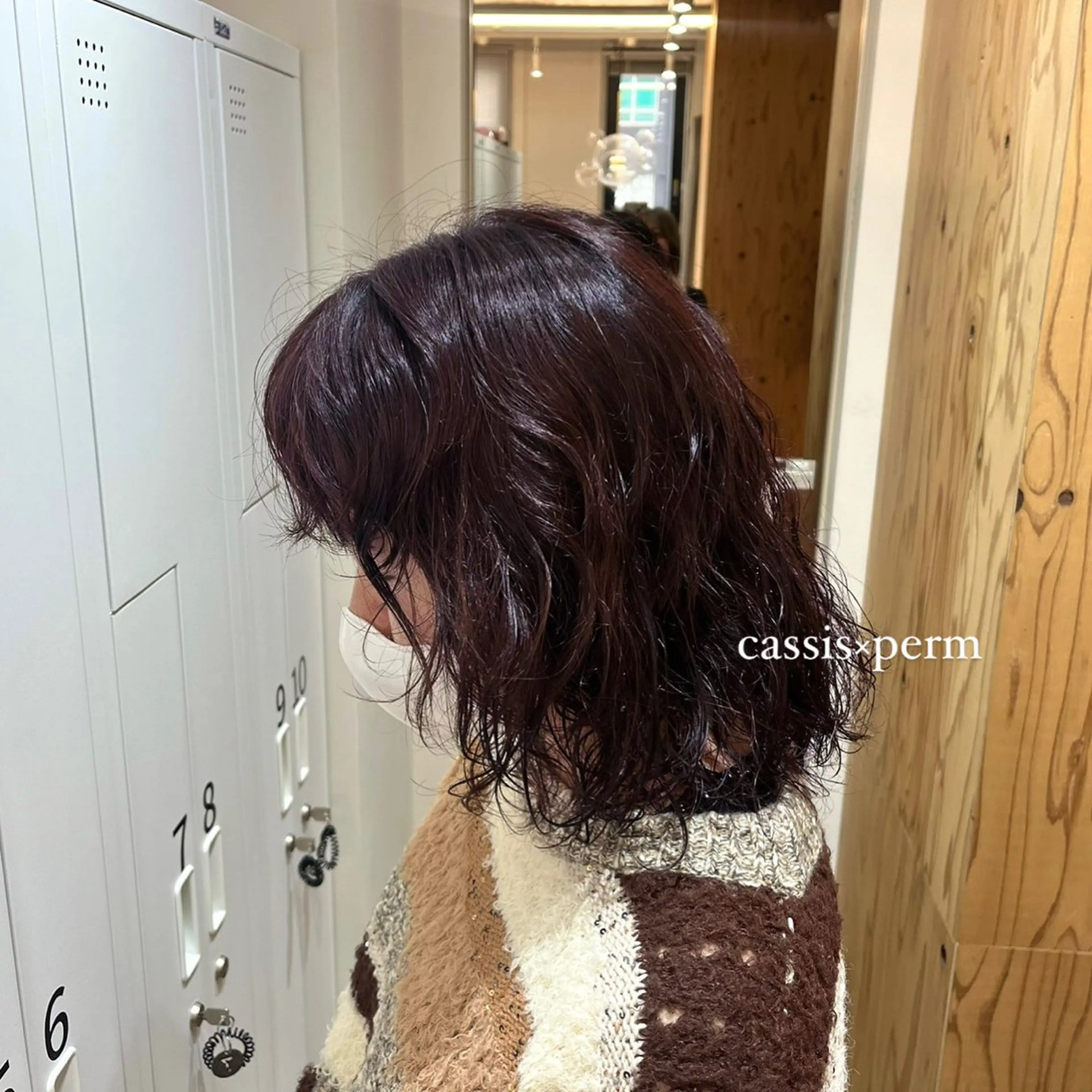 ミディアム カラー パーマ ミディアムパーマ カシス sem所属・似合わせ/ニュアンス 髪質改善🤍ariのヘアスタイル