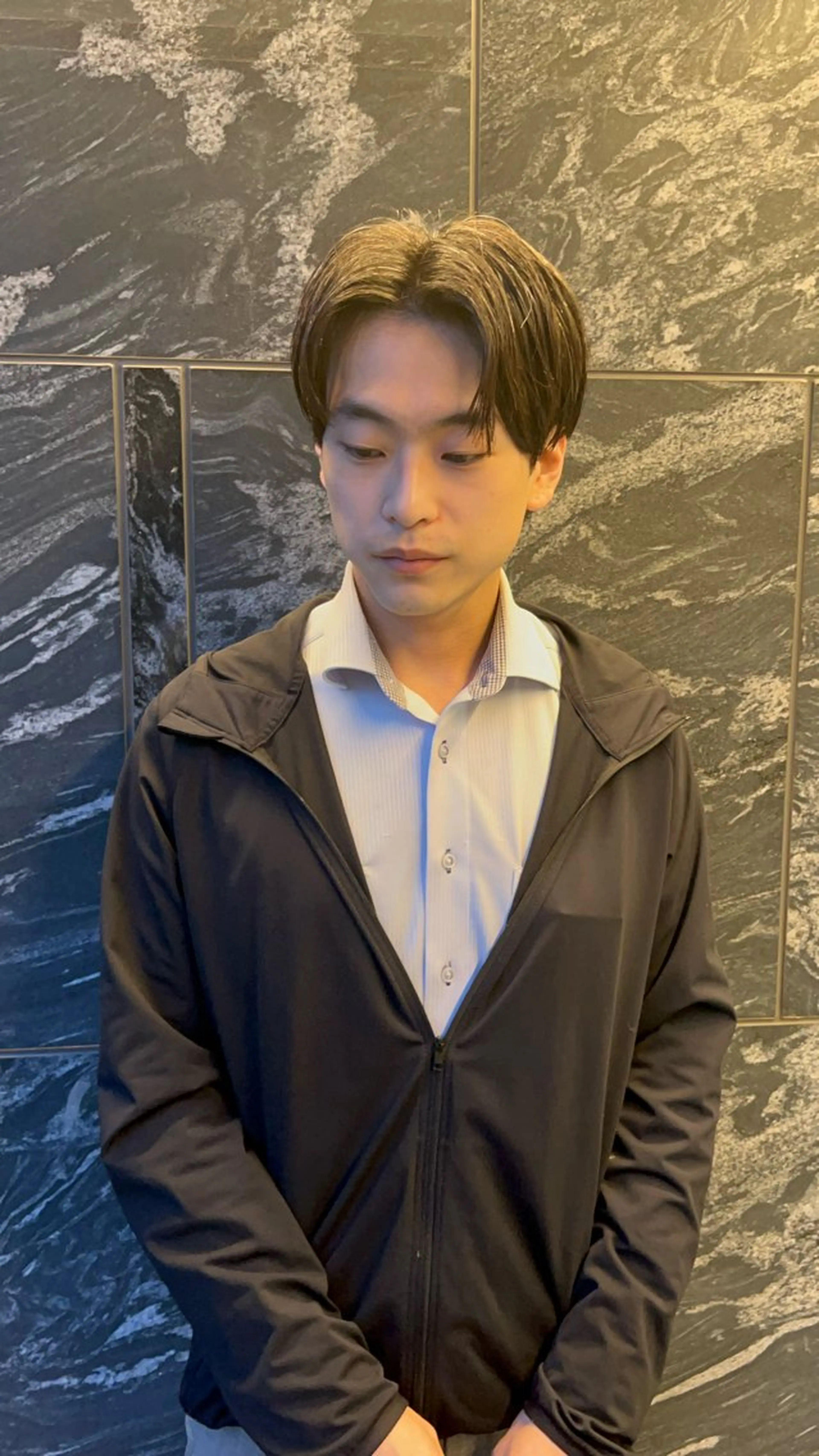 ショート メンズ センターパート 樋野 亮のヘアスタイル