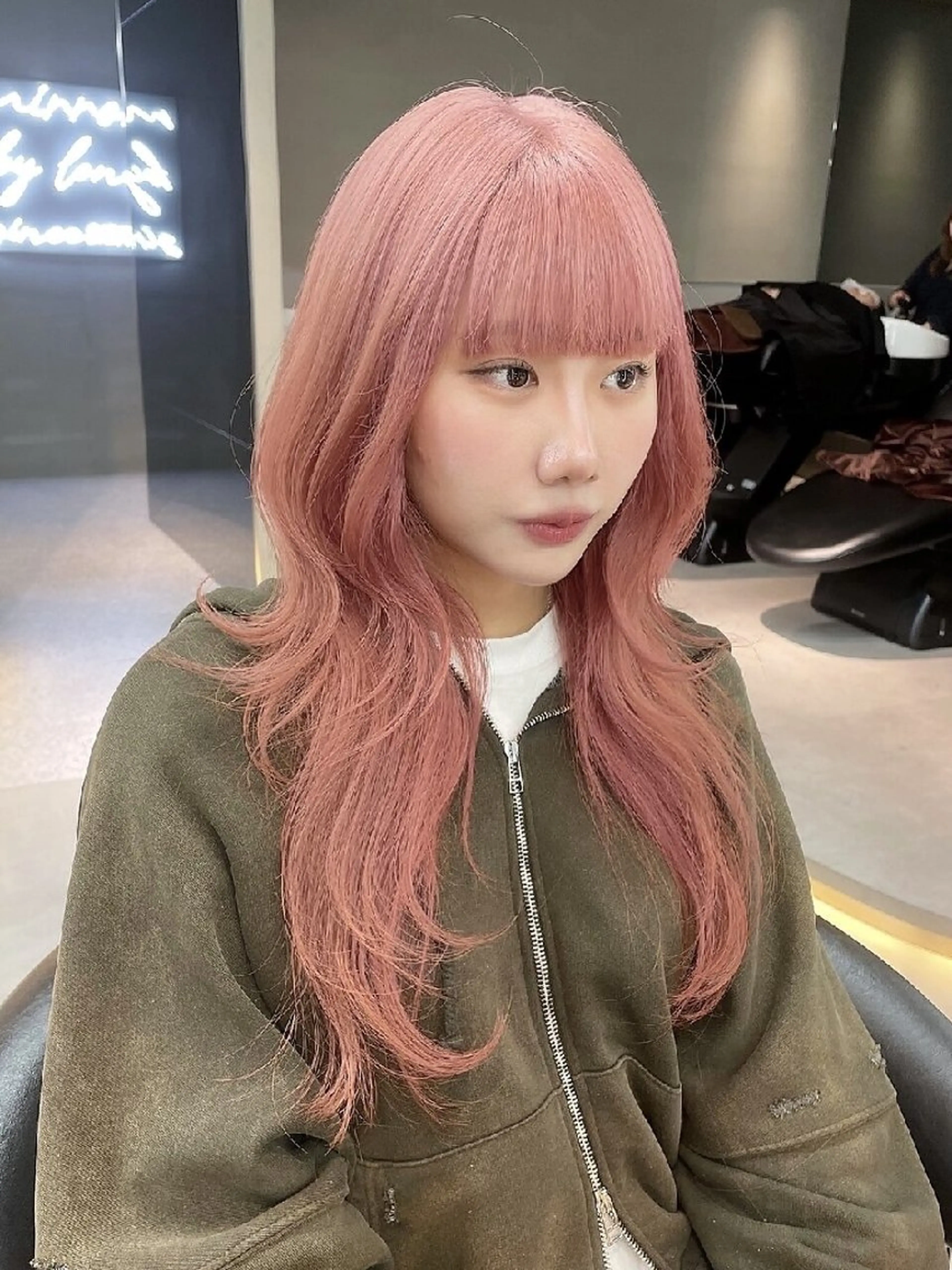 ロング カラー カット ヘアカラー トリートメント Lond Mirrorのヘアスタイル