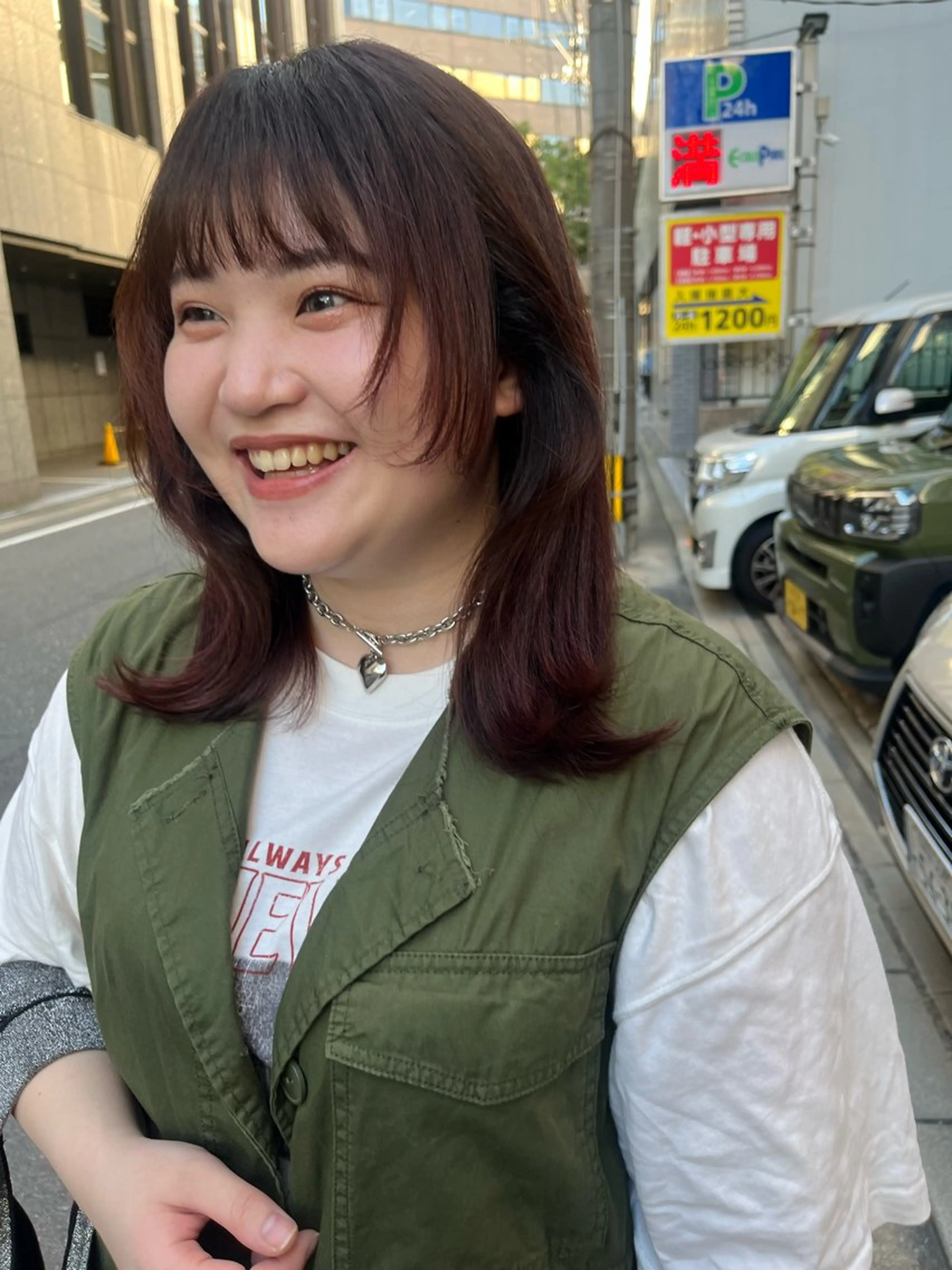 ミディアム くびれヘア カット ヘアカラー こまつばらみお/レイ ヤー/ダブルカラーのヘアスタイル