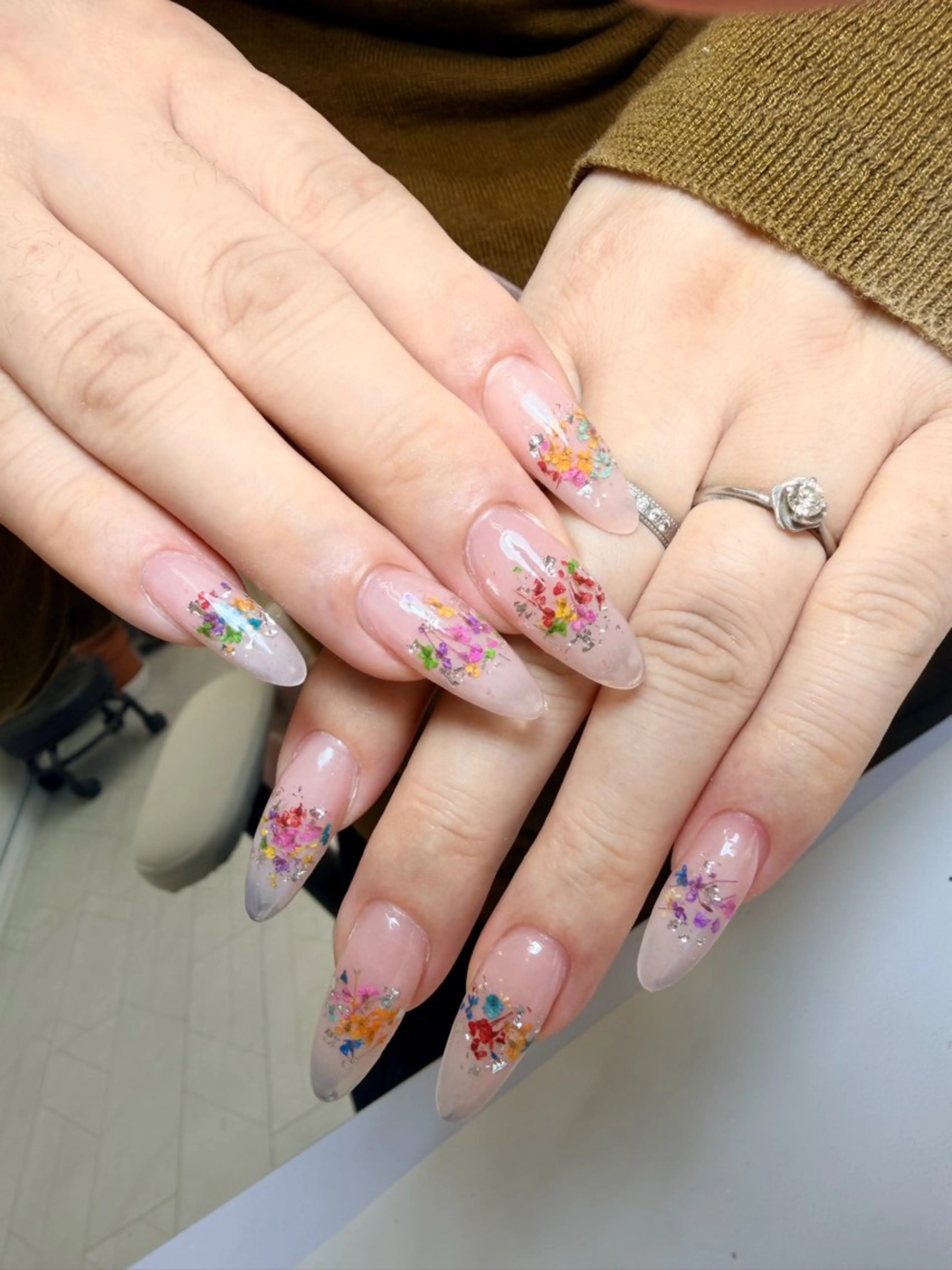 ネイル Flowerネイルサロン所属・. yukiのネイルデザイン