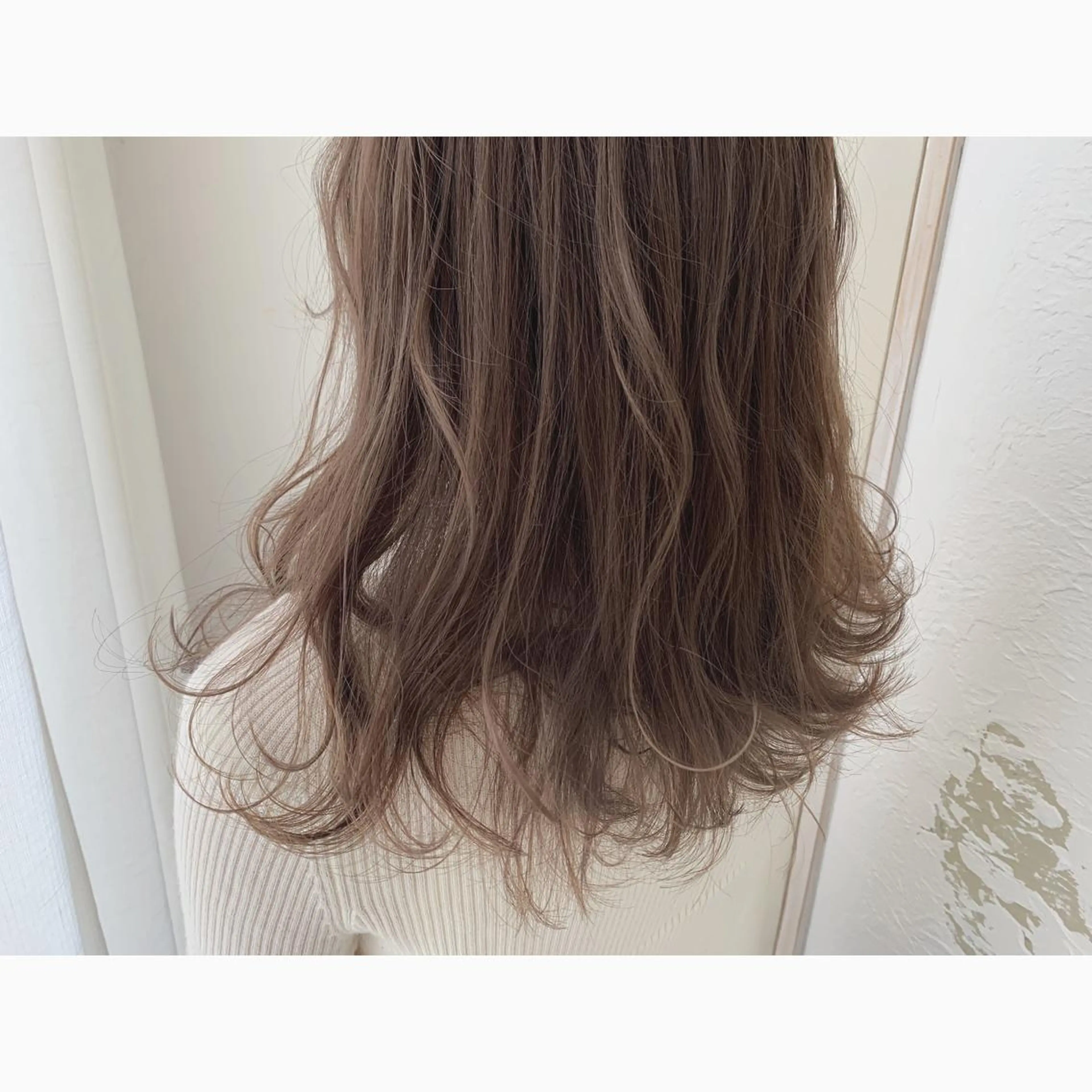 セミロング カラー カット ヘアカラー fio マナミのヘアスタイル