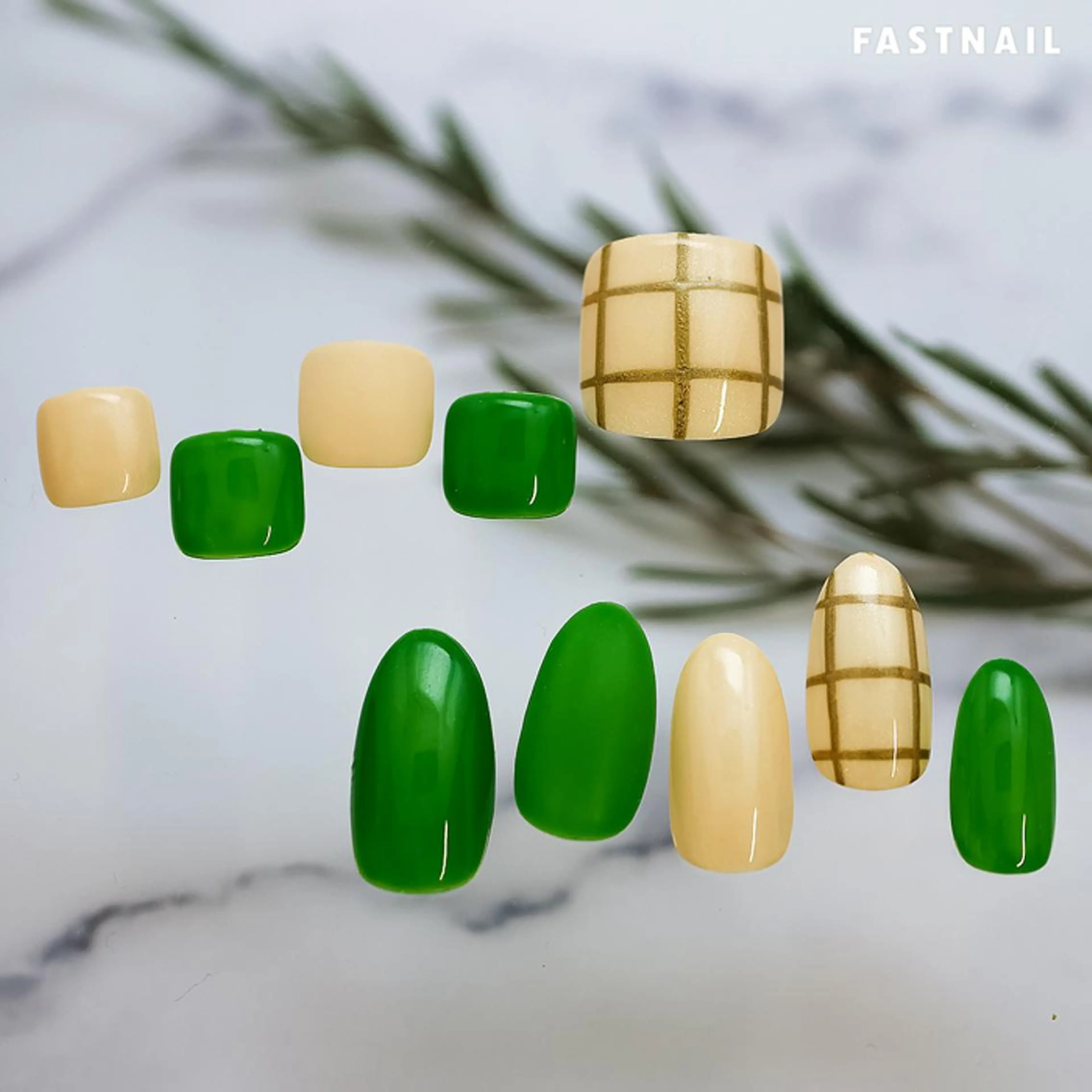 ネイル フットネイル フレンチネイル ジェルネイル グリーン ワンカラーネイル ファストネイル　ロコ 志免のネイルデザイン