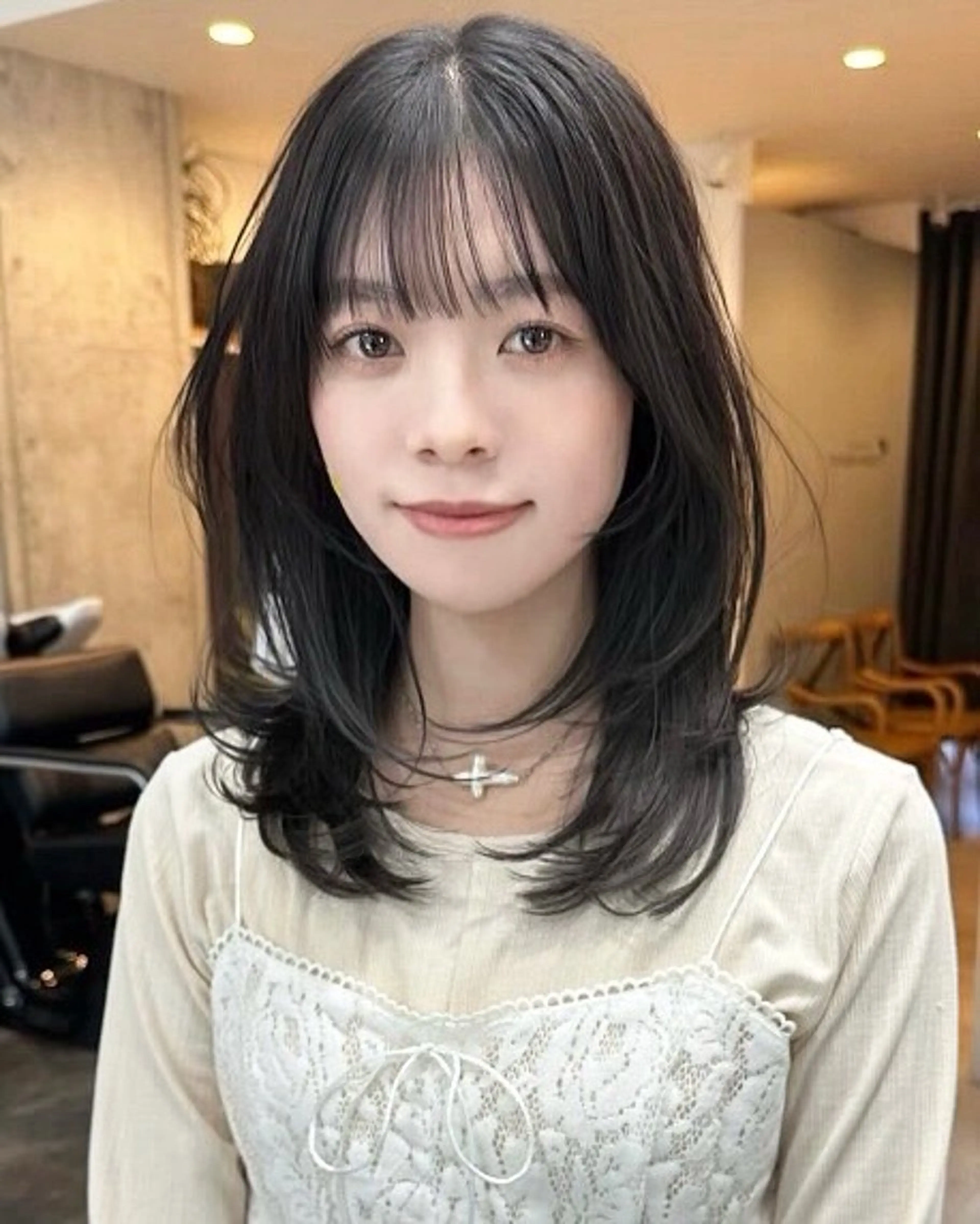 ミディアム レイヤーカット カット ヘアカラー トリートメント ✨透明感カラー 恵比寿HAYATO✨のヘアスタイル