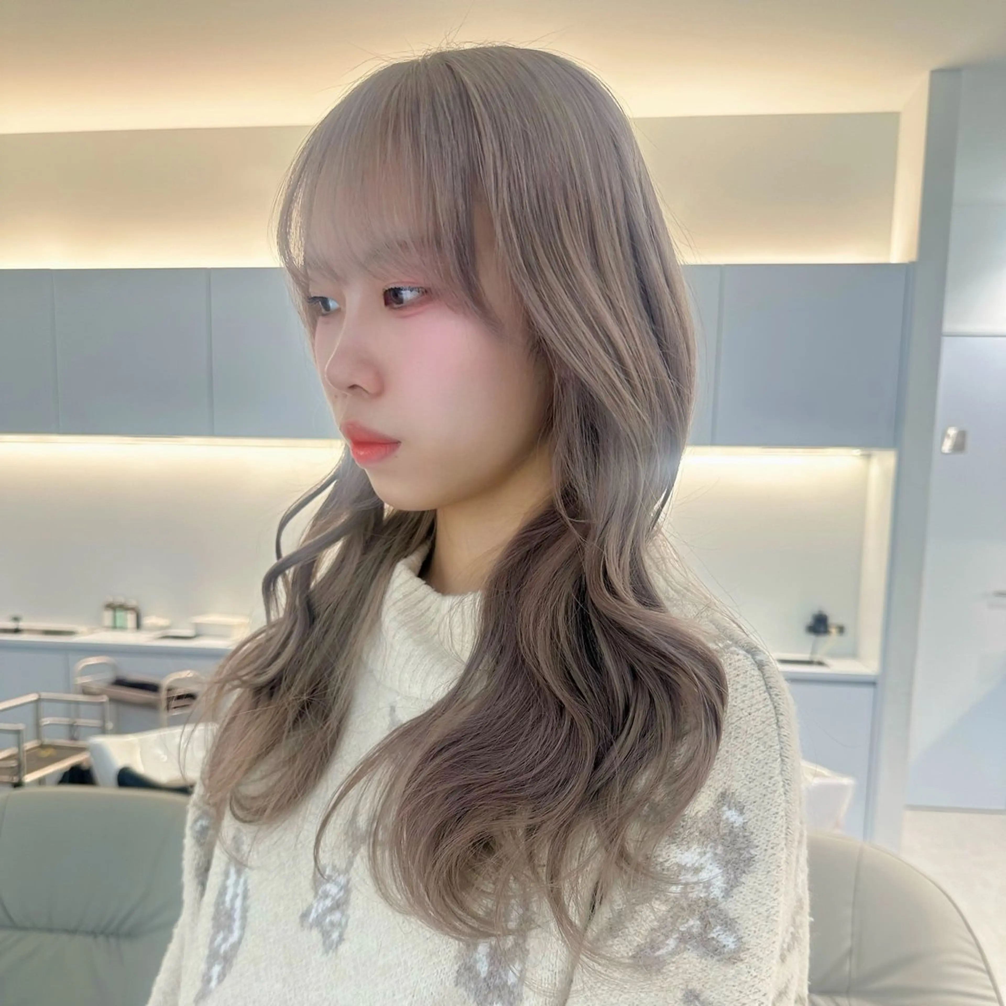 ロング カラー ブリーチ ヘアカラー 上品モテハイトーン chiakiのヘアスタイル