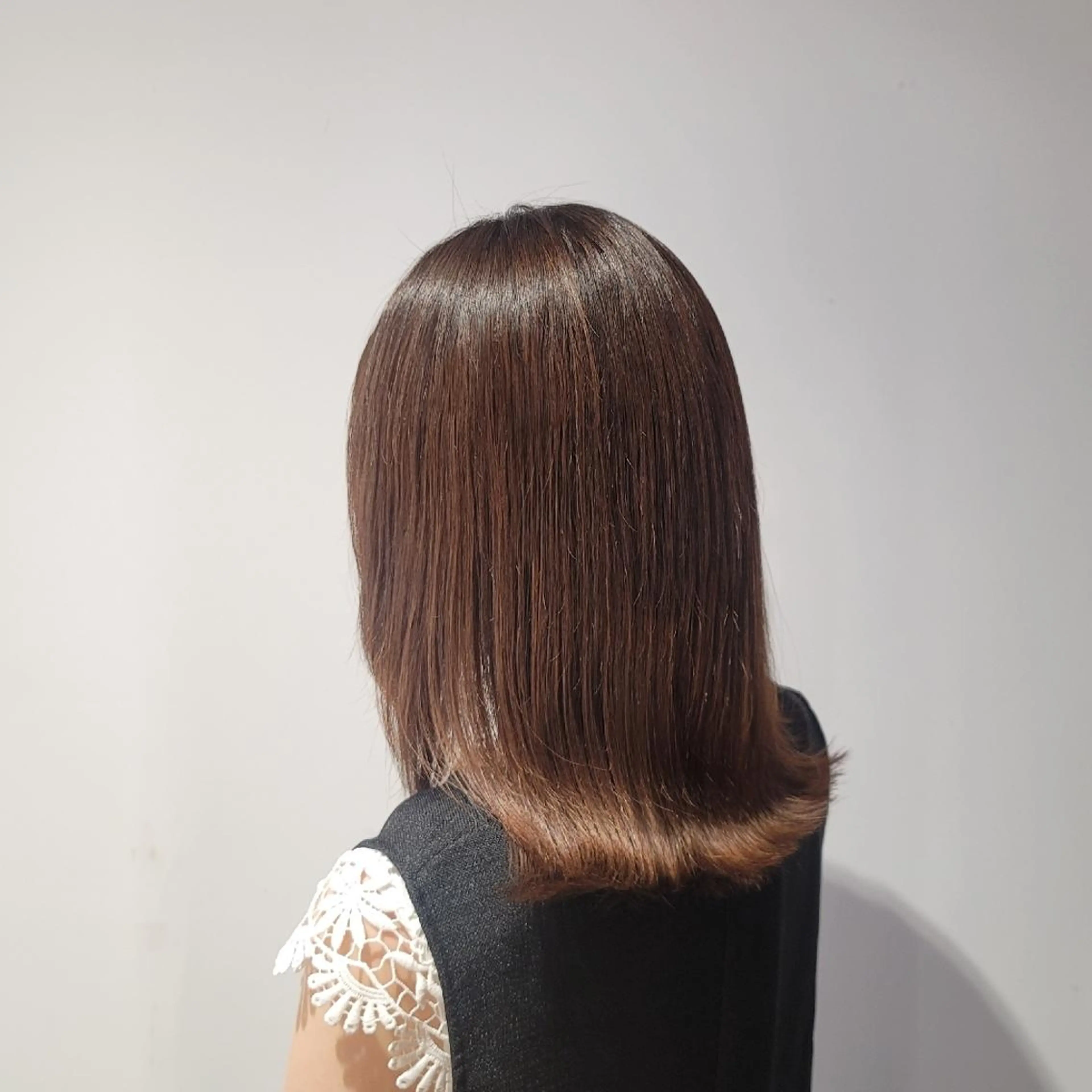 ミディアム カットモデル/ セット/COCOKAのヘアスタイル