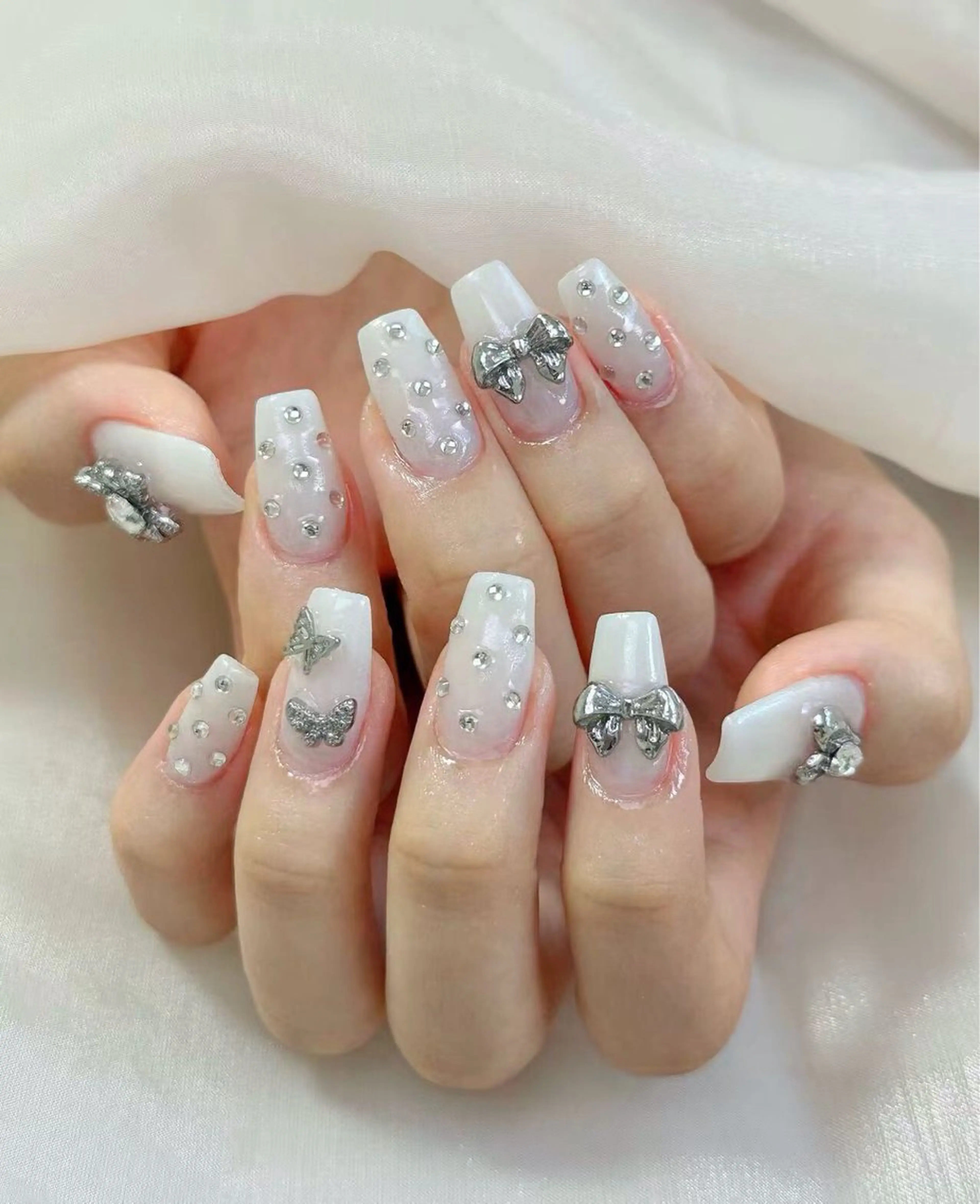 ネイル ハンドネイル 小 雨のネイルデザイン