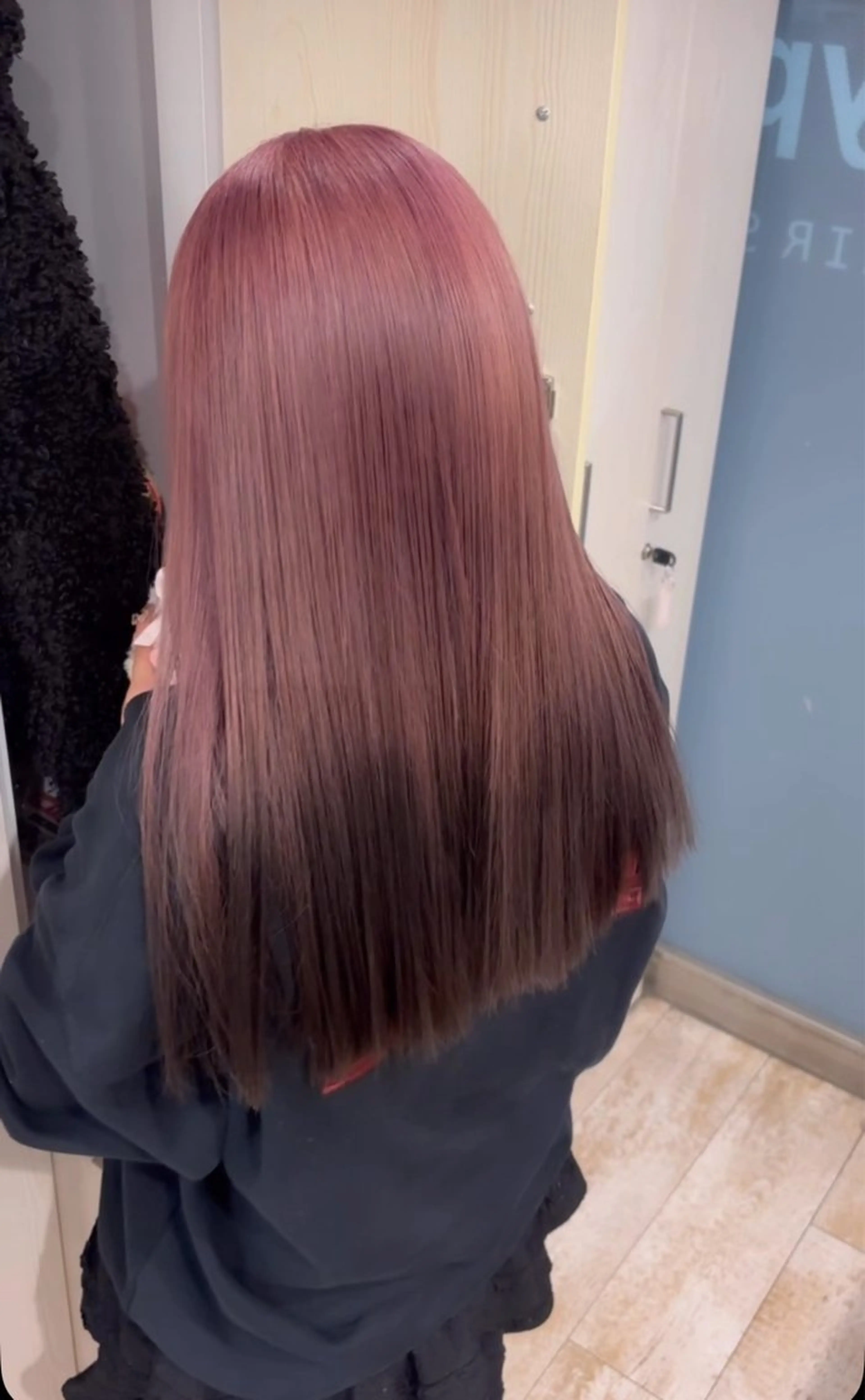 セミロング カラー グラデーションカラー ピンクカラー ヘアカラー そうや🐺ブリーチ/ デザインカラーのヘアスタイル