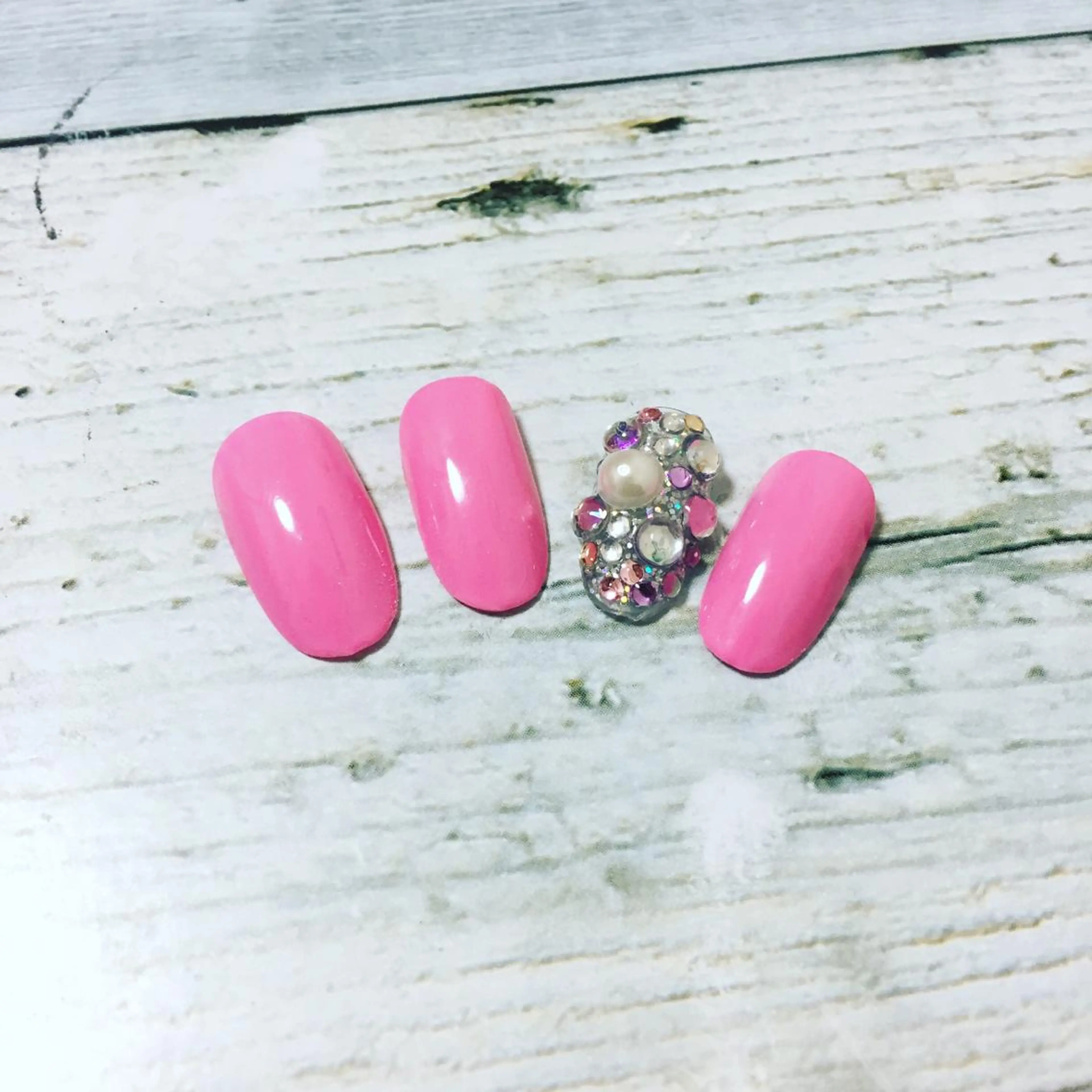 ネイル ストーンネイル CHERIMO【lalaLaLa】所属・CHERIMO シェリモのネイルデザイン