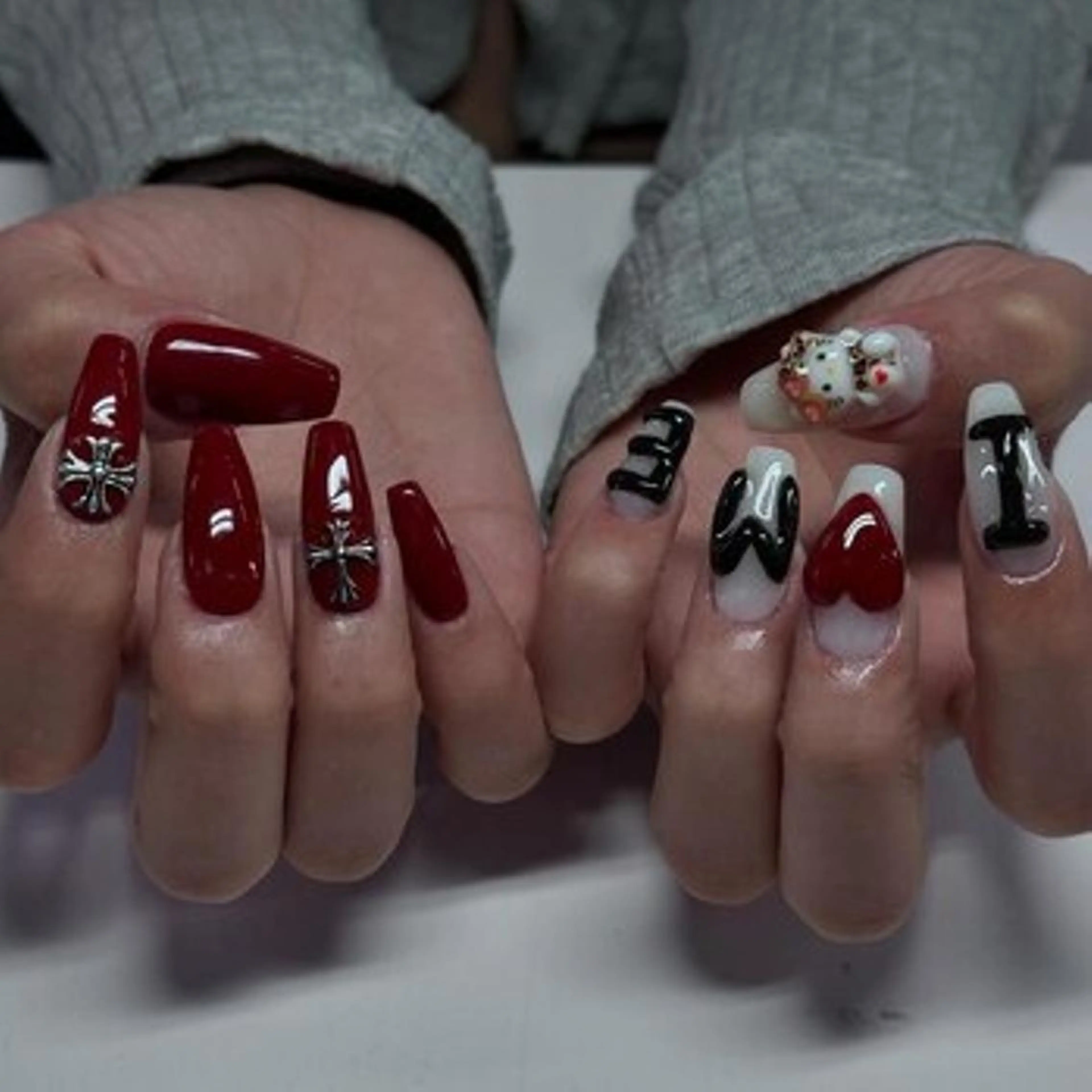 ネイル アートネイル ボルドー クリアネイル ぷっくりネイル WOLTOKYO🌙 渋谷韓国ネイルのネイルデザイン