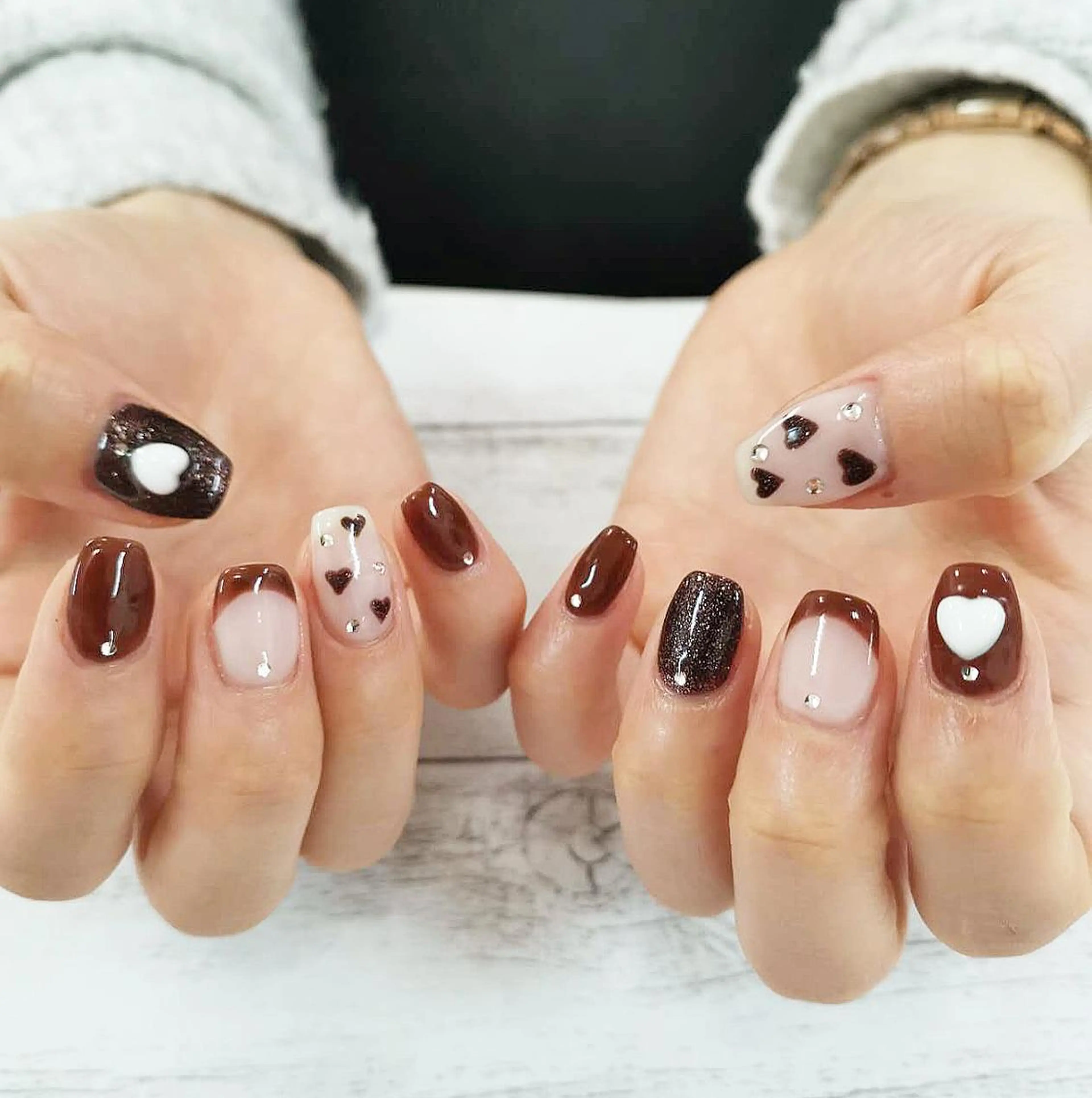 ネイル オーロラネイル チークネイル 長さ出し フットネイル フレンチネイル ハンドネイル リラネイル Aikenのネイルデザイン